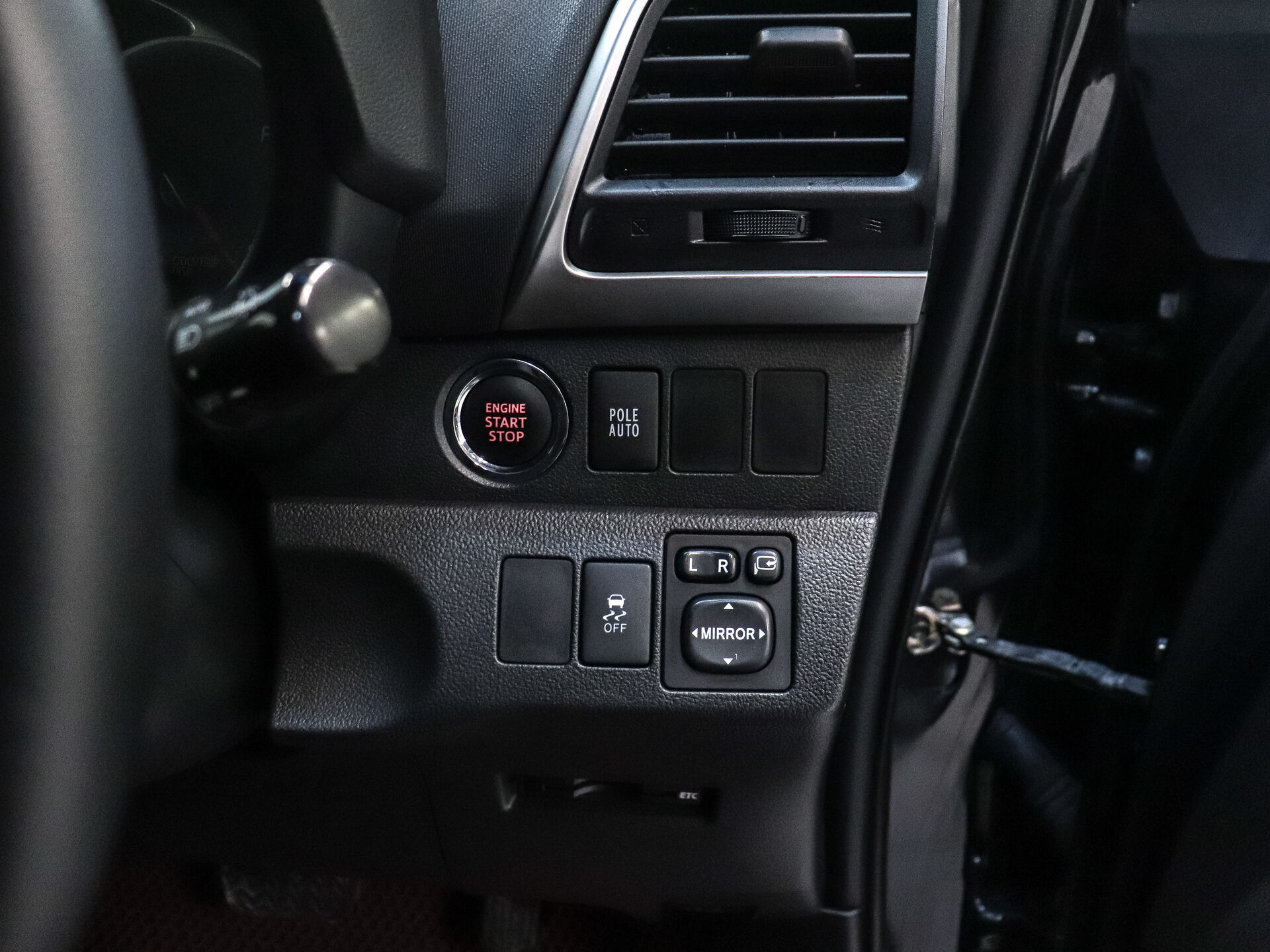 Toyota Ractis 2016 6