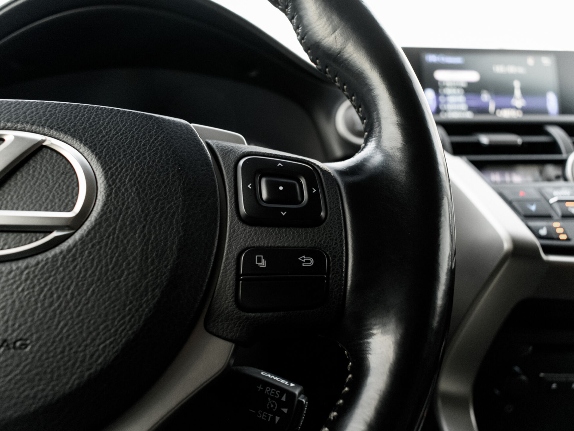 Купить Lexus NX 200 2.0 CVT (150 л.с.), 2017 в Екатеренбурге