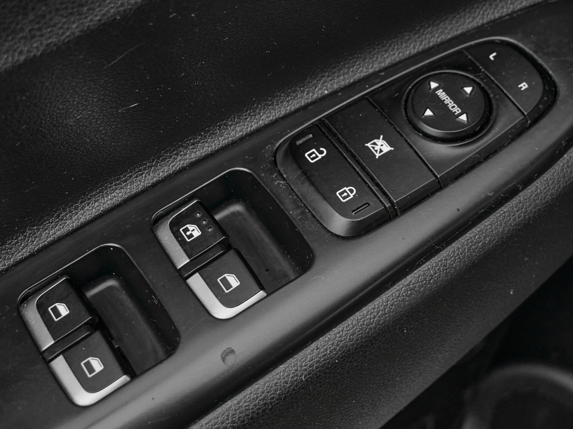 Купить Kia Rio X-Line 1.4 MT (100 л.с.), 2020 в Екатеренбурге