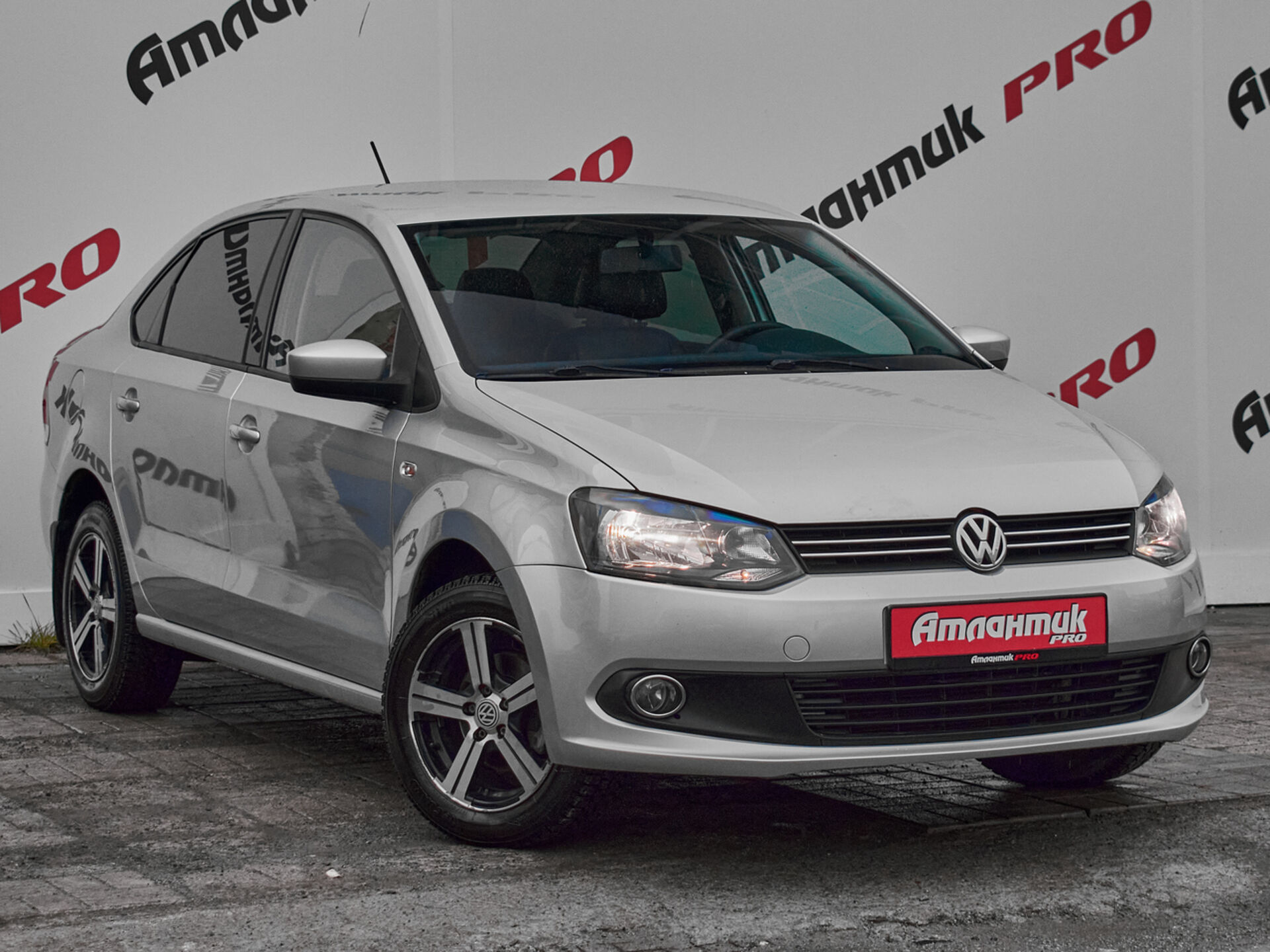 Купить Volkswagen Polo 1.6 AT (105 л.с.), 2015 в Екатеренбурге