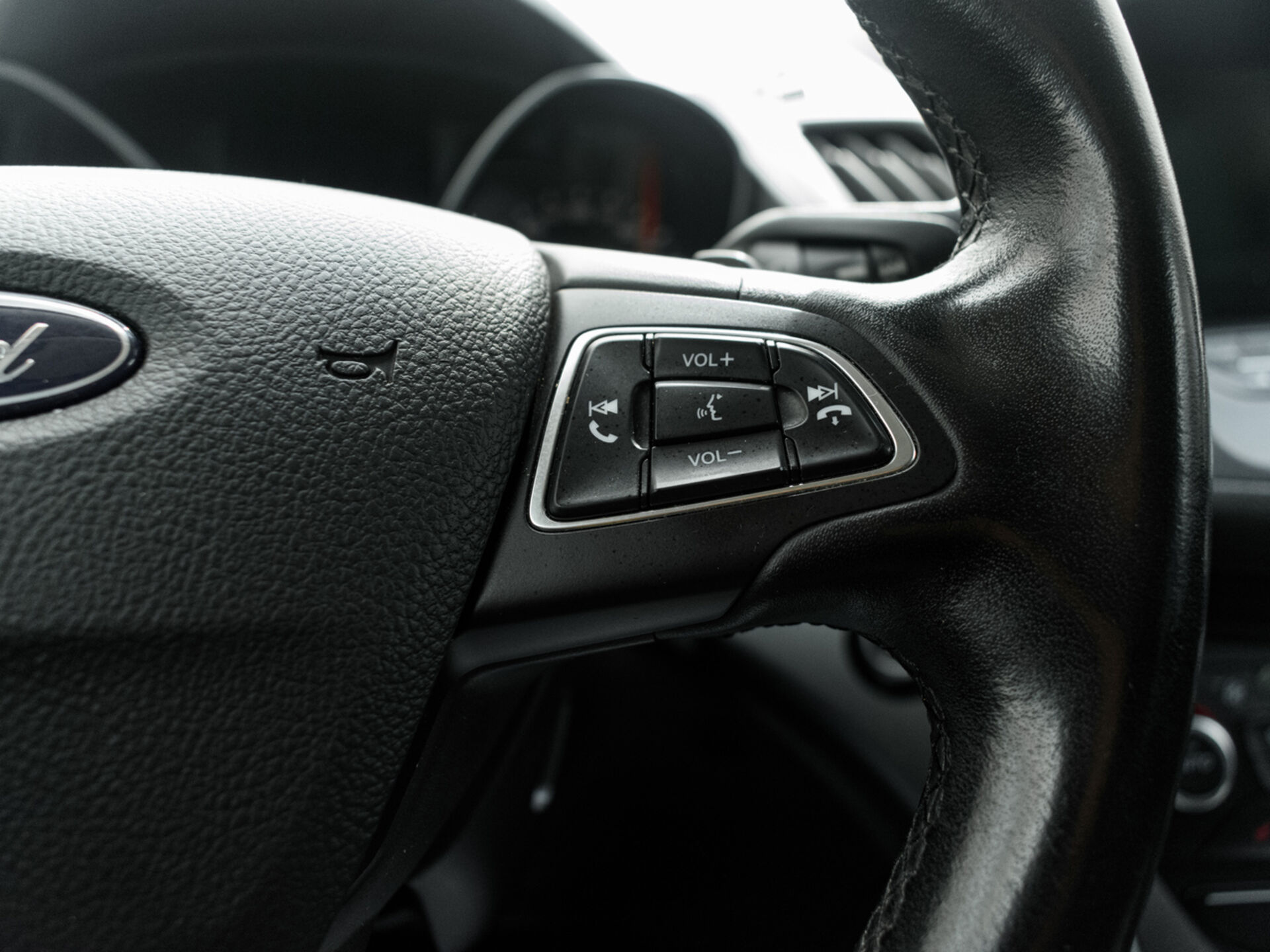 Купить Ford Kuga 1.5 AT (150 л.с.) 4WD, 2017 в Екатеренбурге
