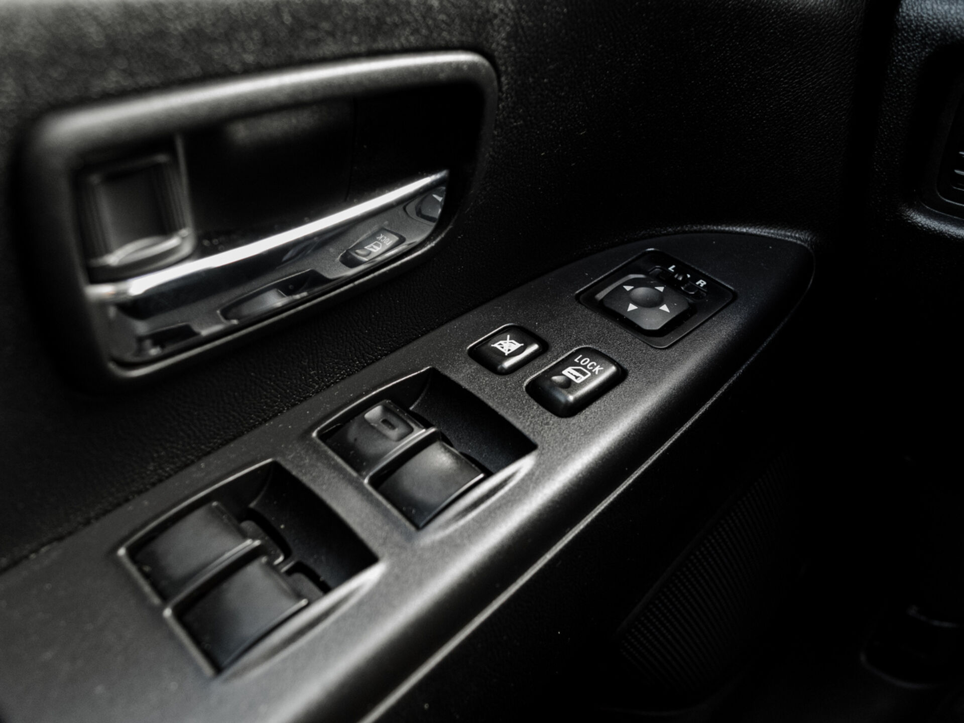 Купить Mitsubishi ASX 1.6 MT (117 л.с.), 2014 в Екатеренбурге