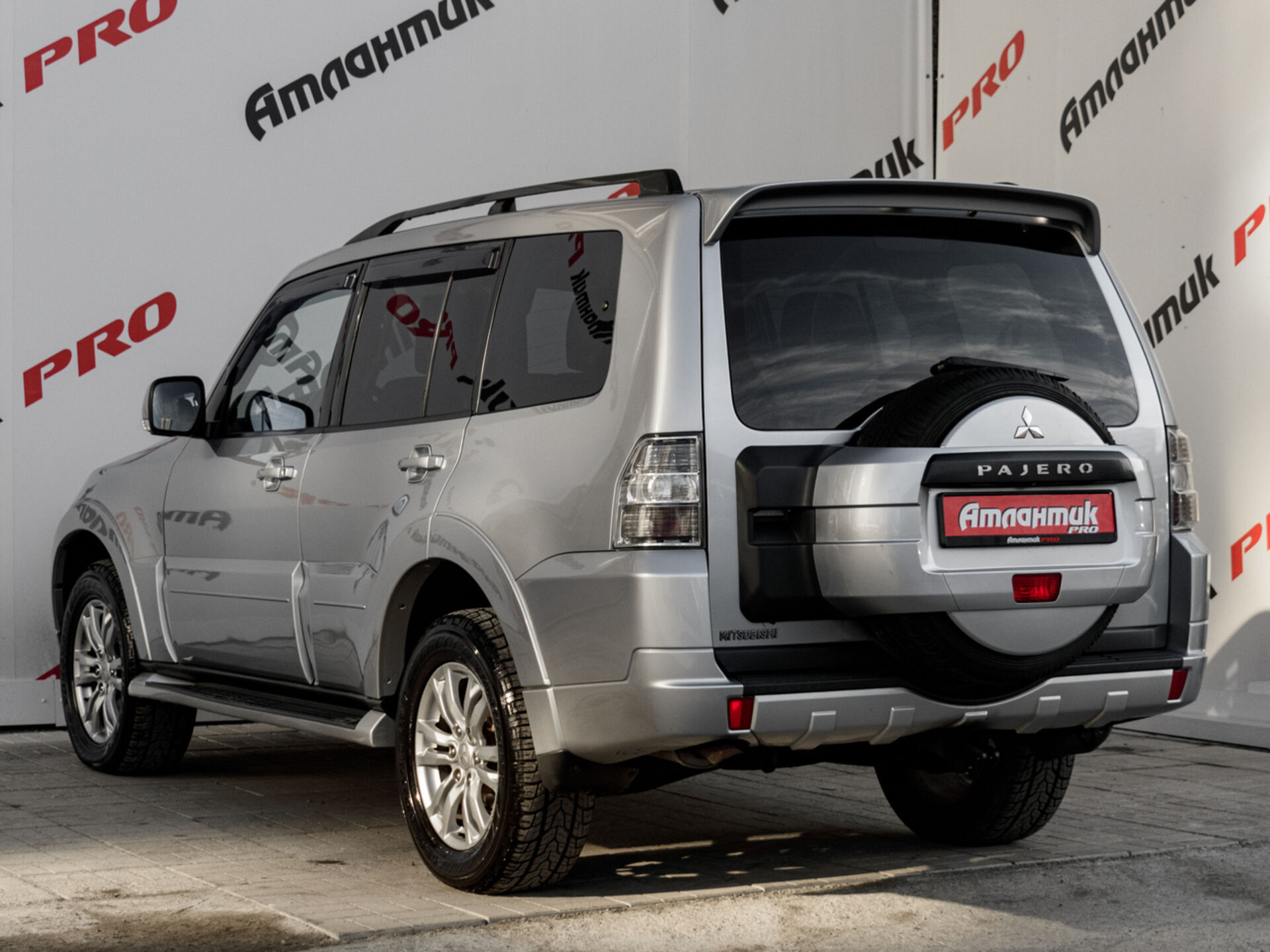 Купить Mitsubishi Pajero 3.0 AT (178 л.с.) 4WD, 2012 в Екатеренбурге