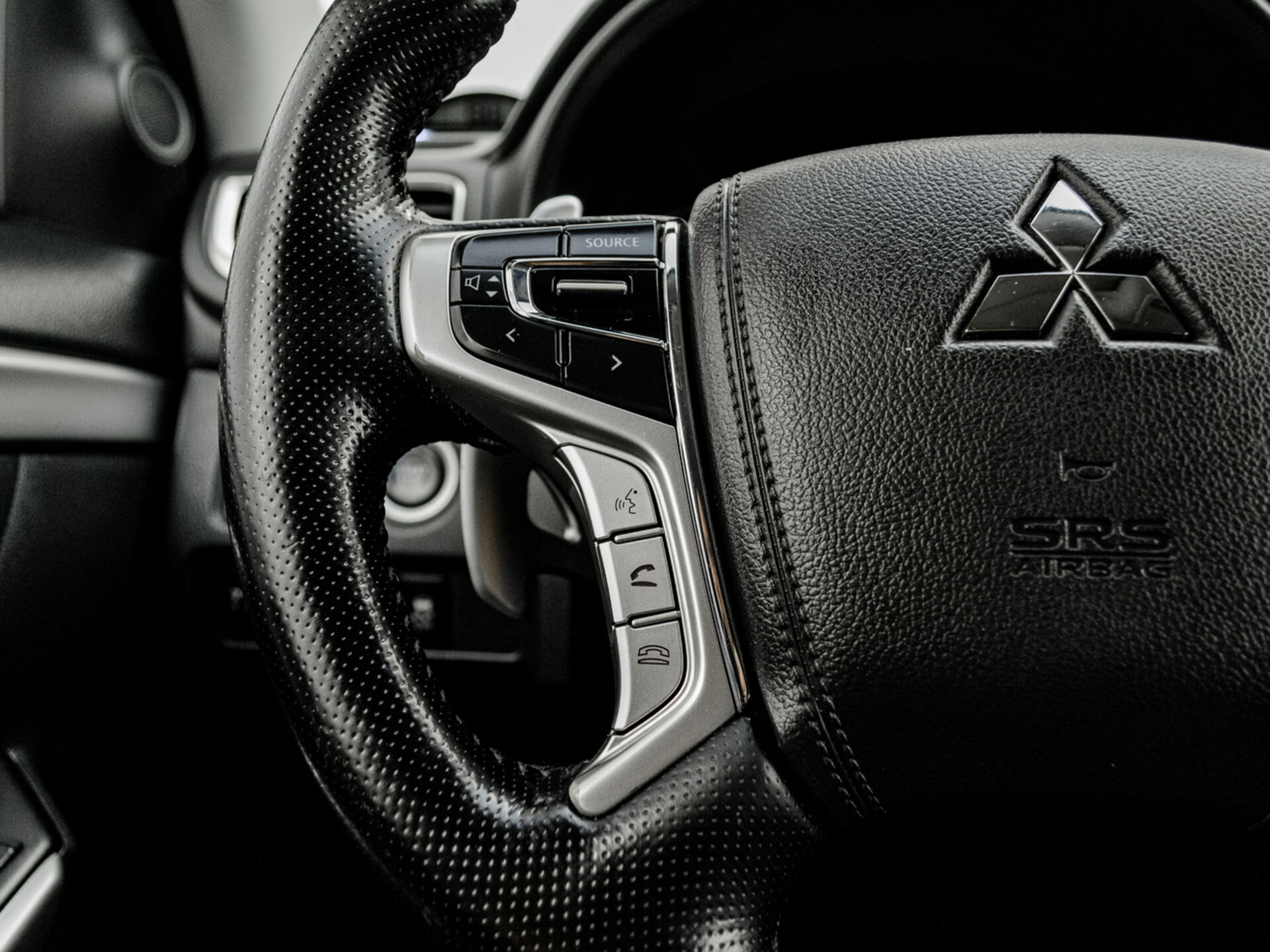 Купить Mitsubishi Pajero Sport 2.4d AT (181 л.с.) 4WD, 2018 в Екатеренбурге
