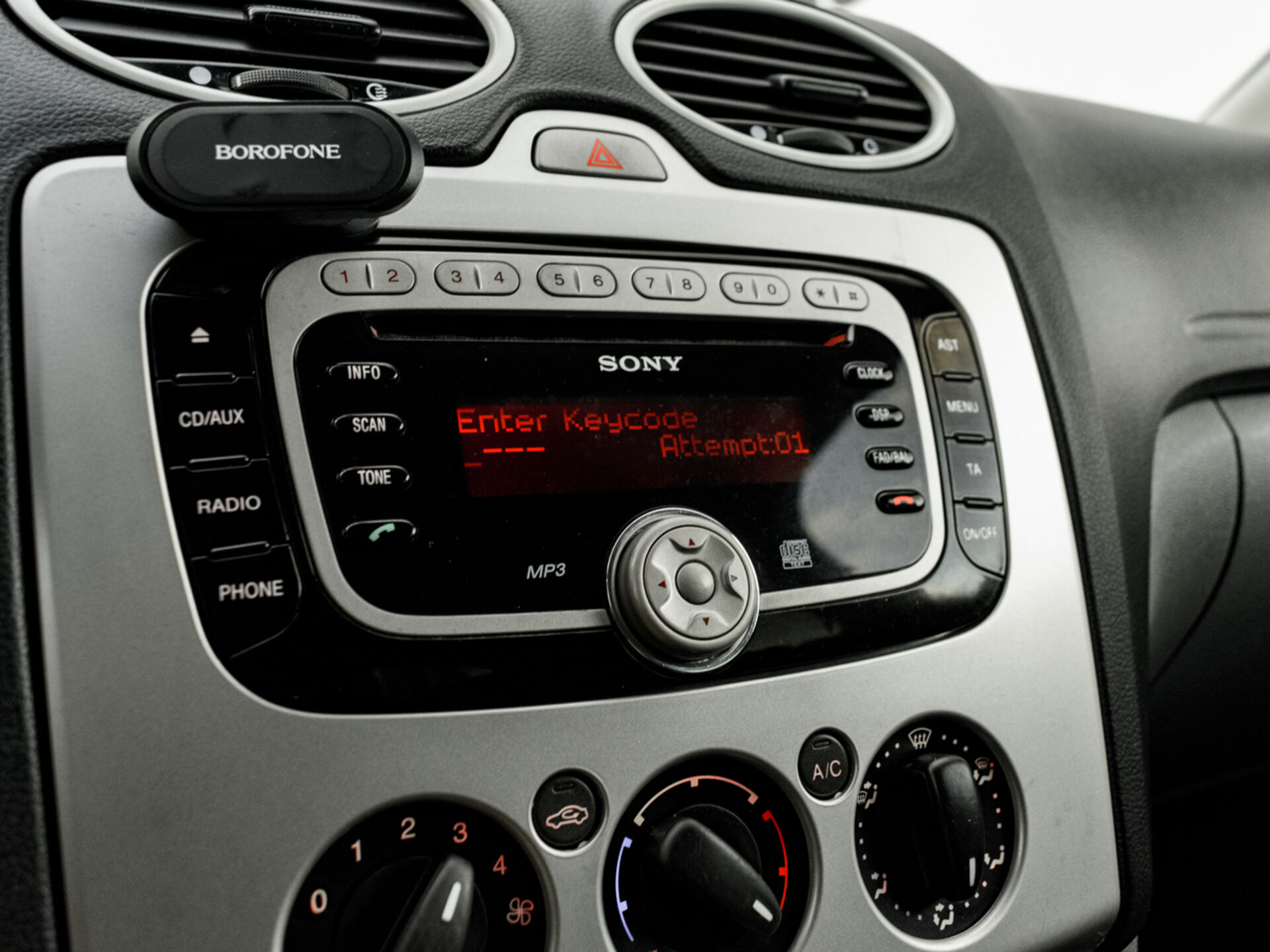 Купить Ford Focus 1.6 MT (100 л.с.), 2011 в Екатеренбурге