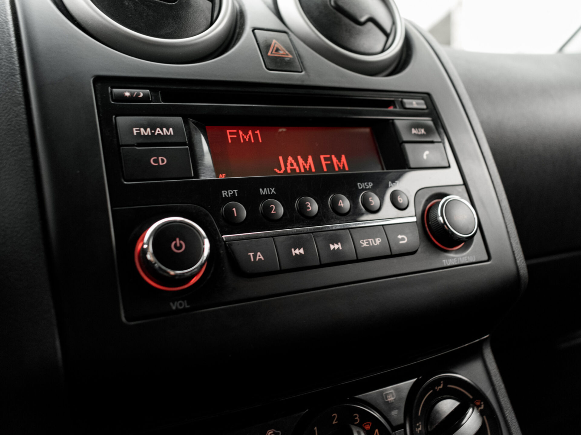 Купить Nissan Qashqai 2.0 MT (141 л.с.) 4WD, 2013 в Екатеренбурге