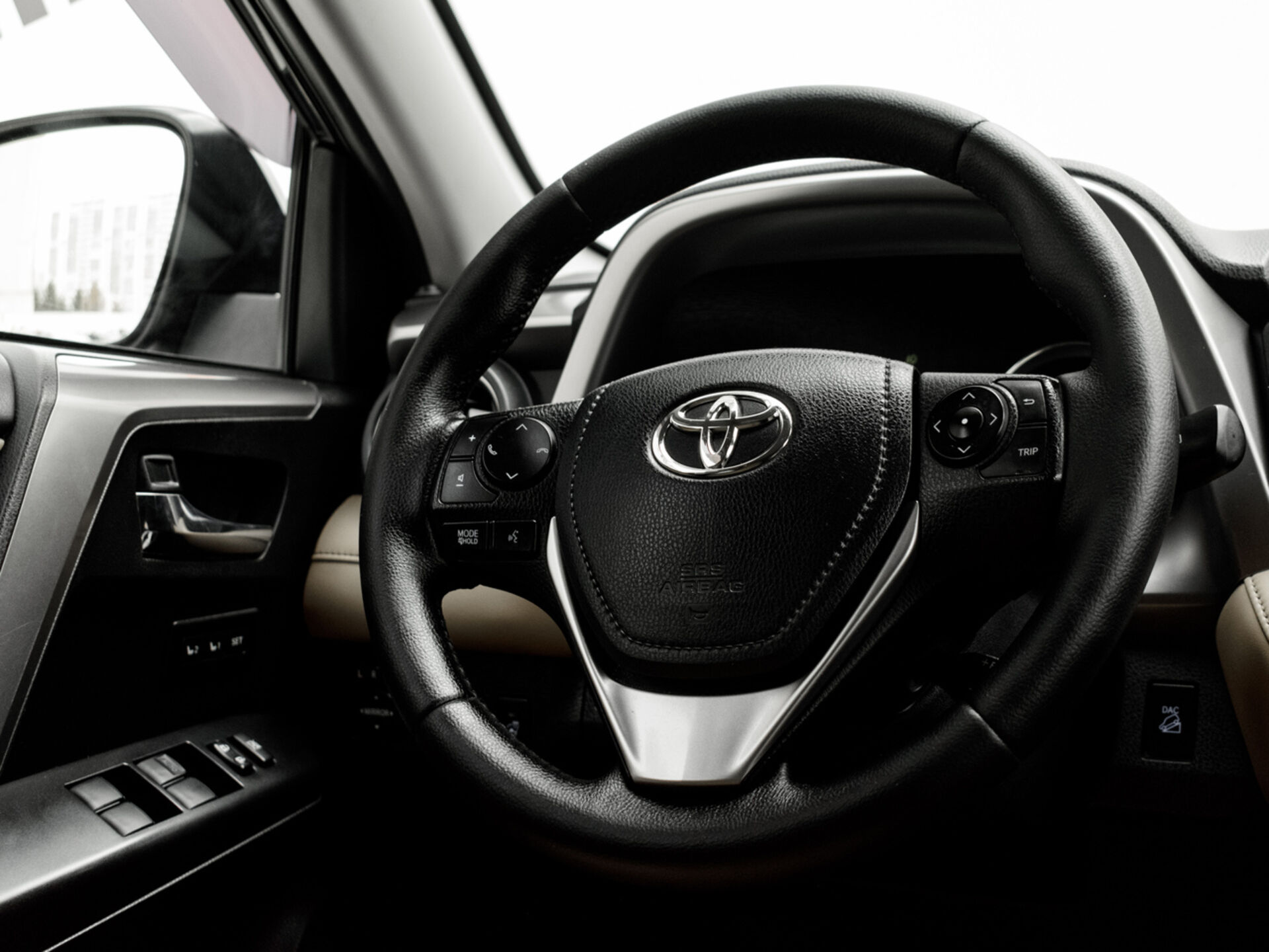 Купить Toyota RAV4 2.0 CVT (146 л.с.) 4WD, 2017 в Екатеренбурге