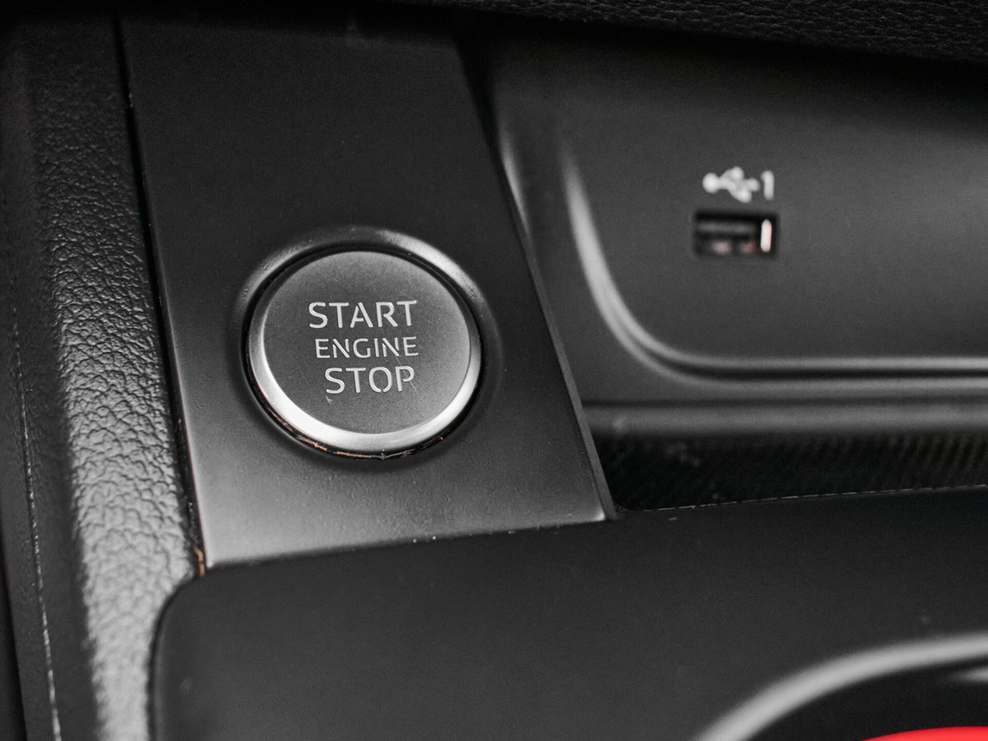 Купить Audi A4 30 TDI 2.0d AMT (136 л.с.), 2021 в Екатеренбурге