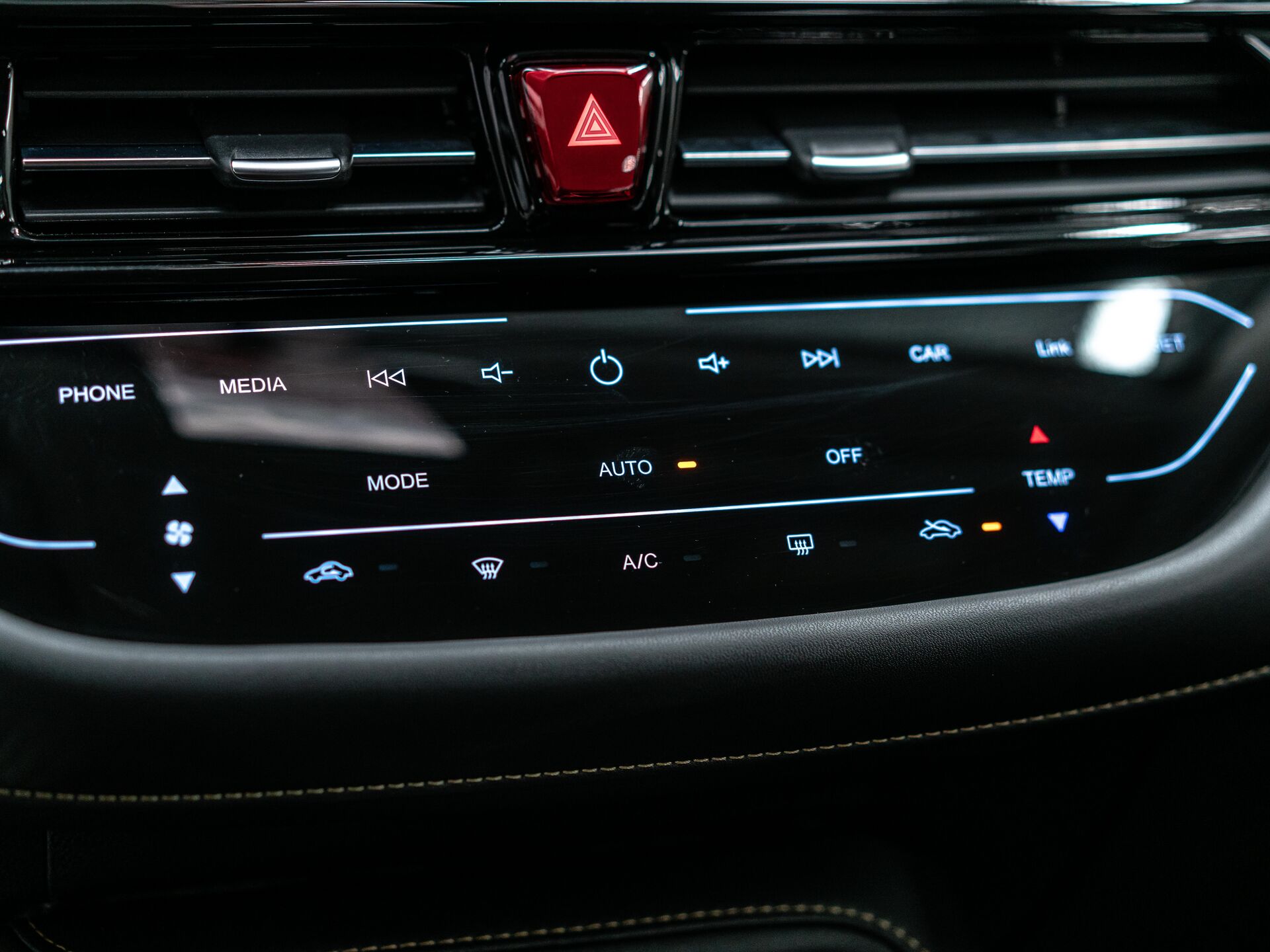 Москвич 3 2022 18