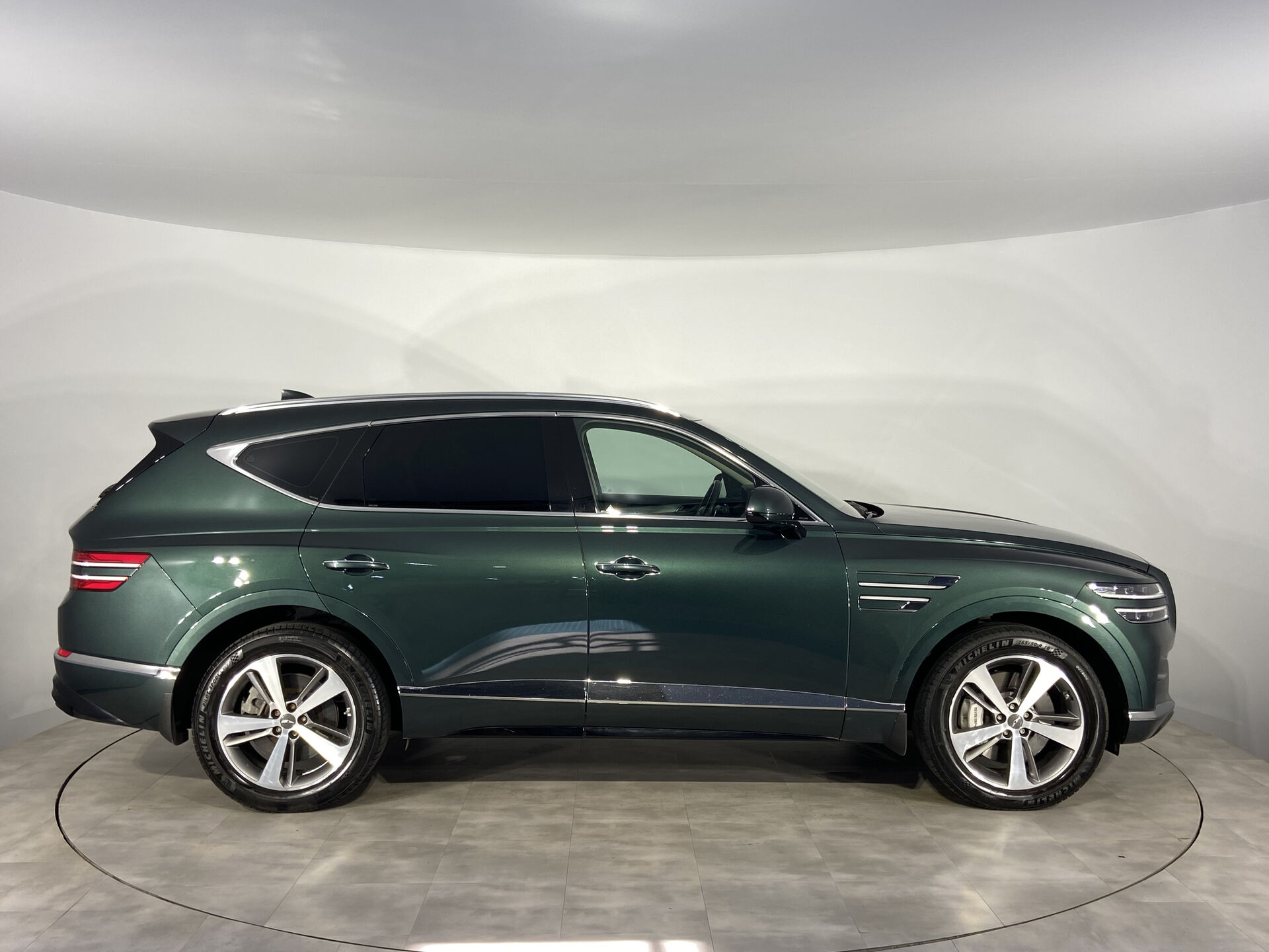 Genesis GV80 Premium + Comfort + Третий ряд сидений 2021 г.в., 54 571 км.