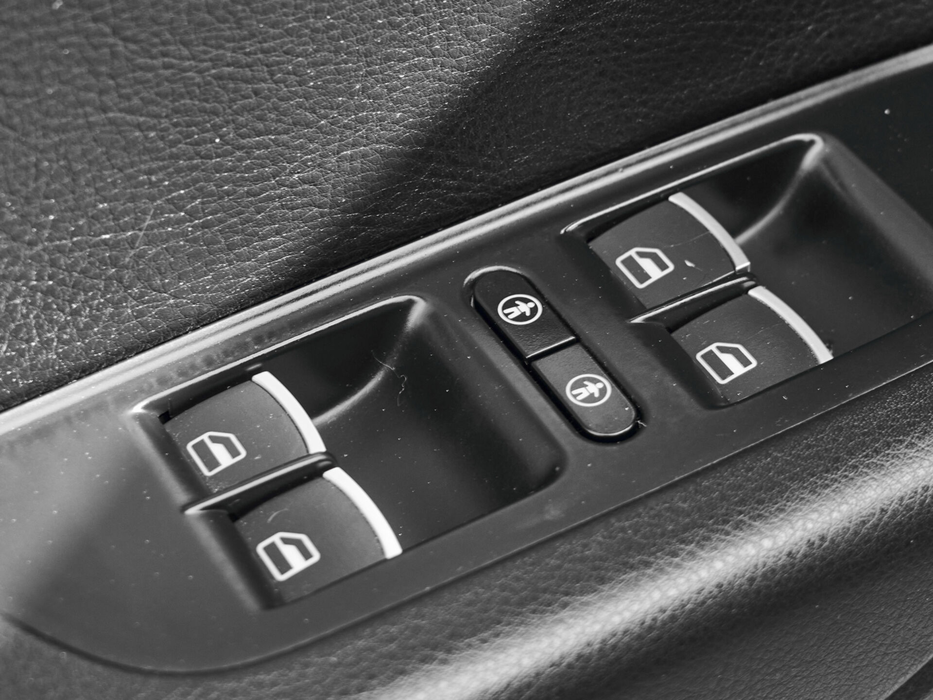 Купить Volkswagen Touareg 3.6 AT (249 л.с.) 4WD, 2011 в Екатеренбурге