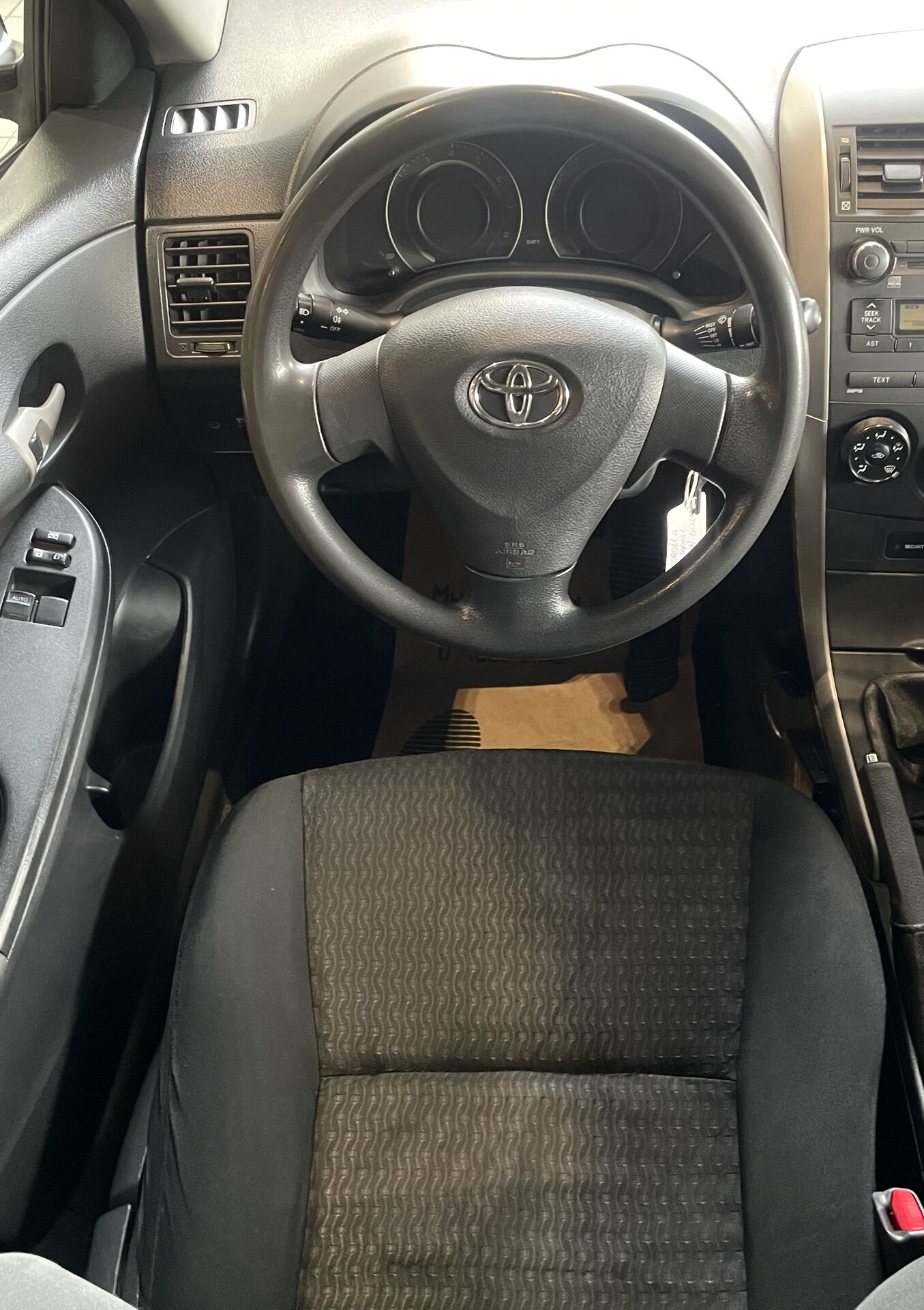 БУ автомобиль Toyota Corolla 2008  1.6 л ( 124 л. с.) Черный с пробегом 199628 км