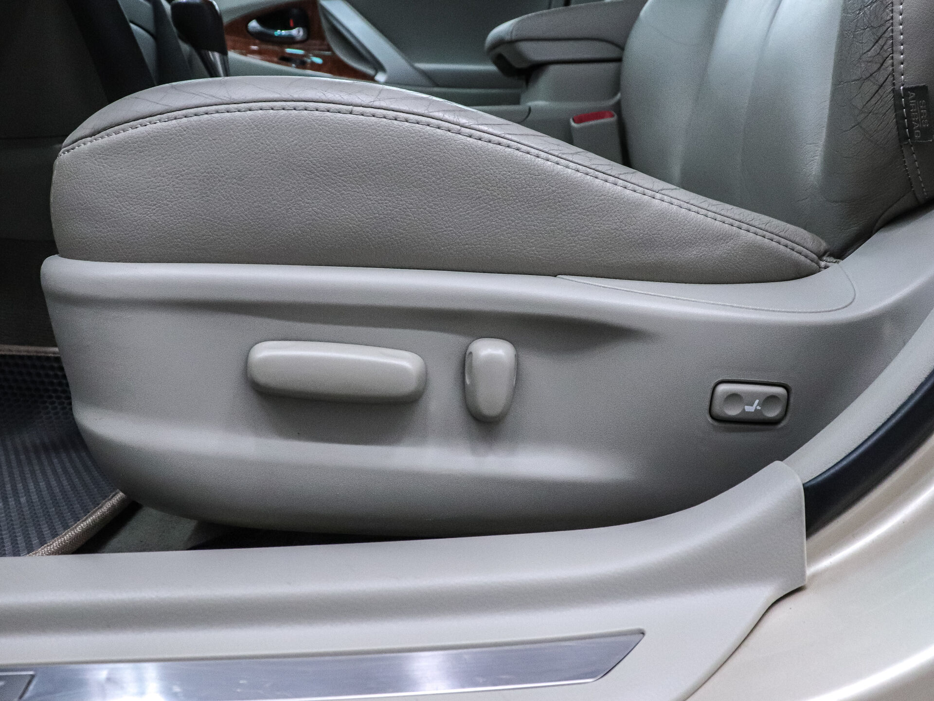 Toyota Camry 2010 10