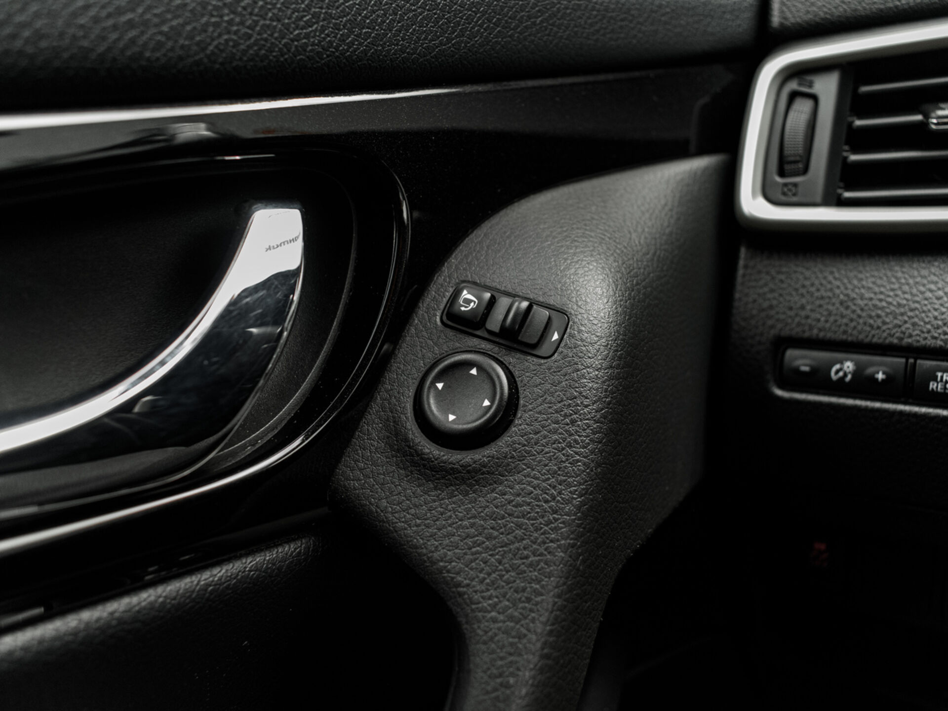 Купить Nissan Qashqai 2.0 CVT (144 л.с.) 4WD, 2018 в Екатеренбурге