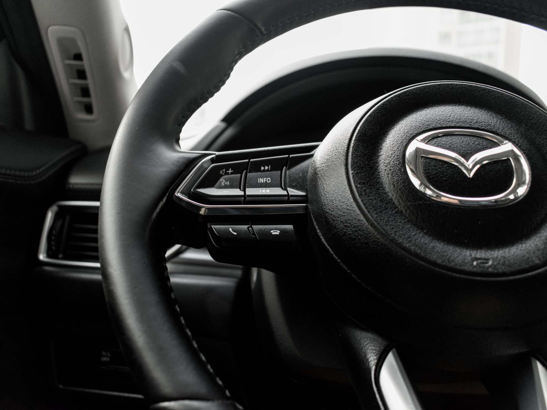 Купить Mazda CX-5 2.0 AT (150 л.с.) 4WD, 2018 в Екатеренбурге