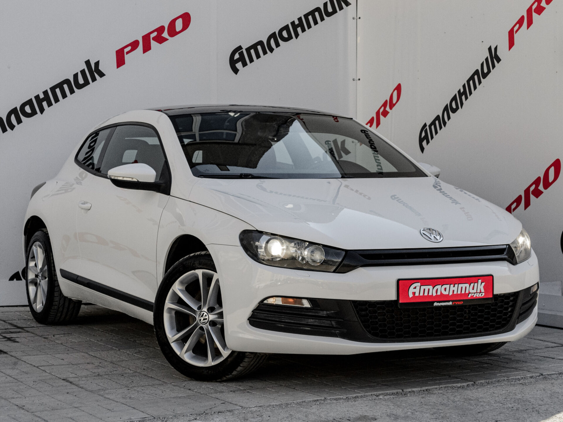 Купить Volkswagen Scirocco 2.0 AMT (211 л.с.), 2011 в Екатеренбурге