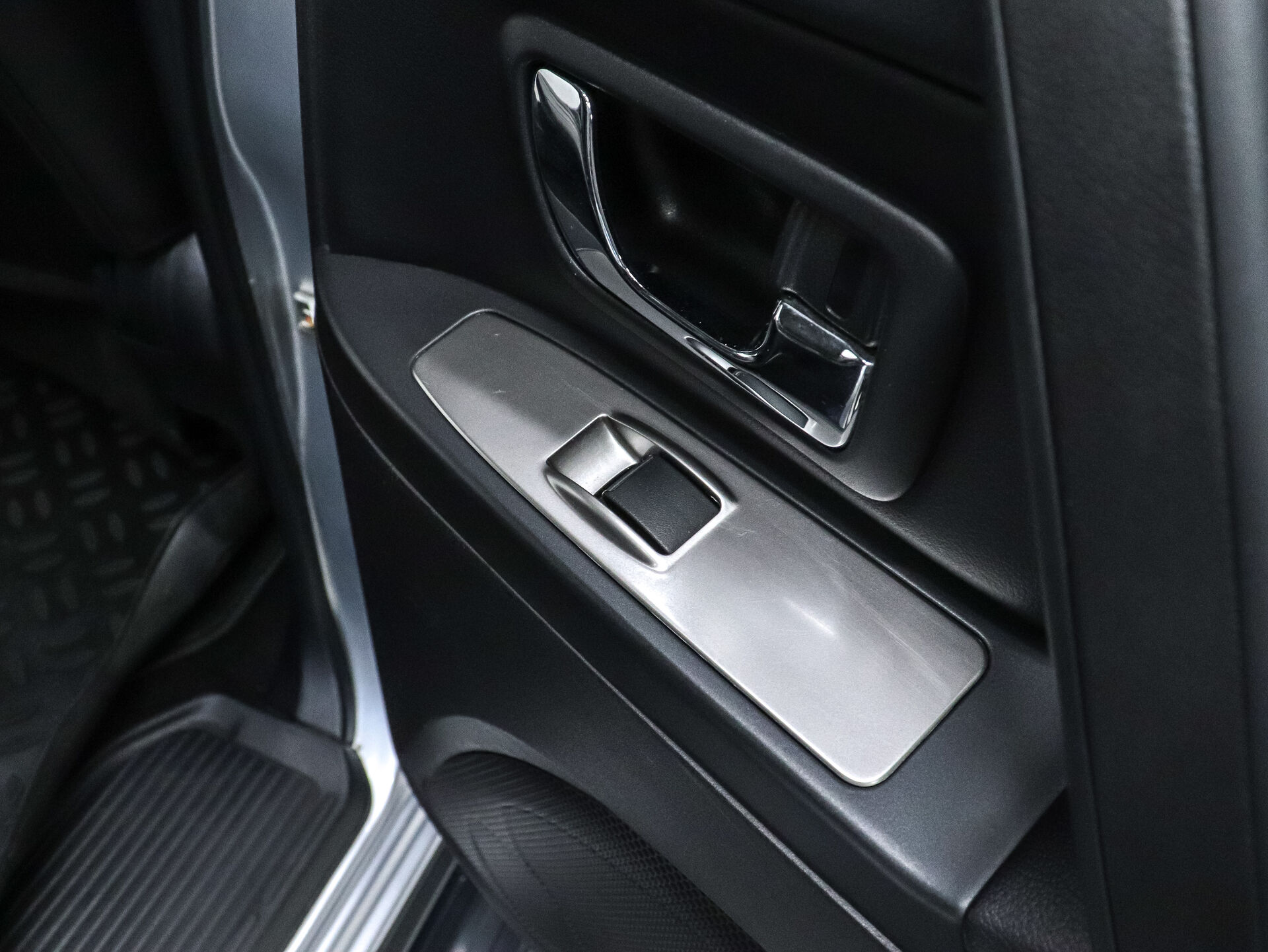 Mitsubishi Pajero 2010 21