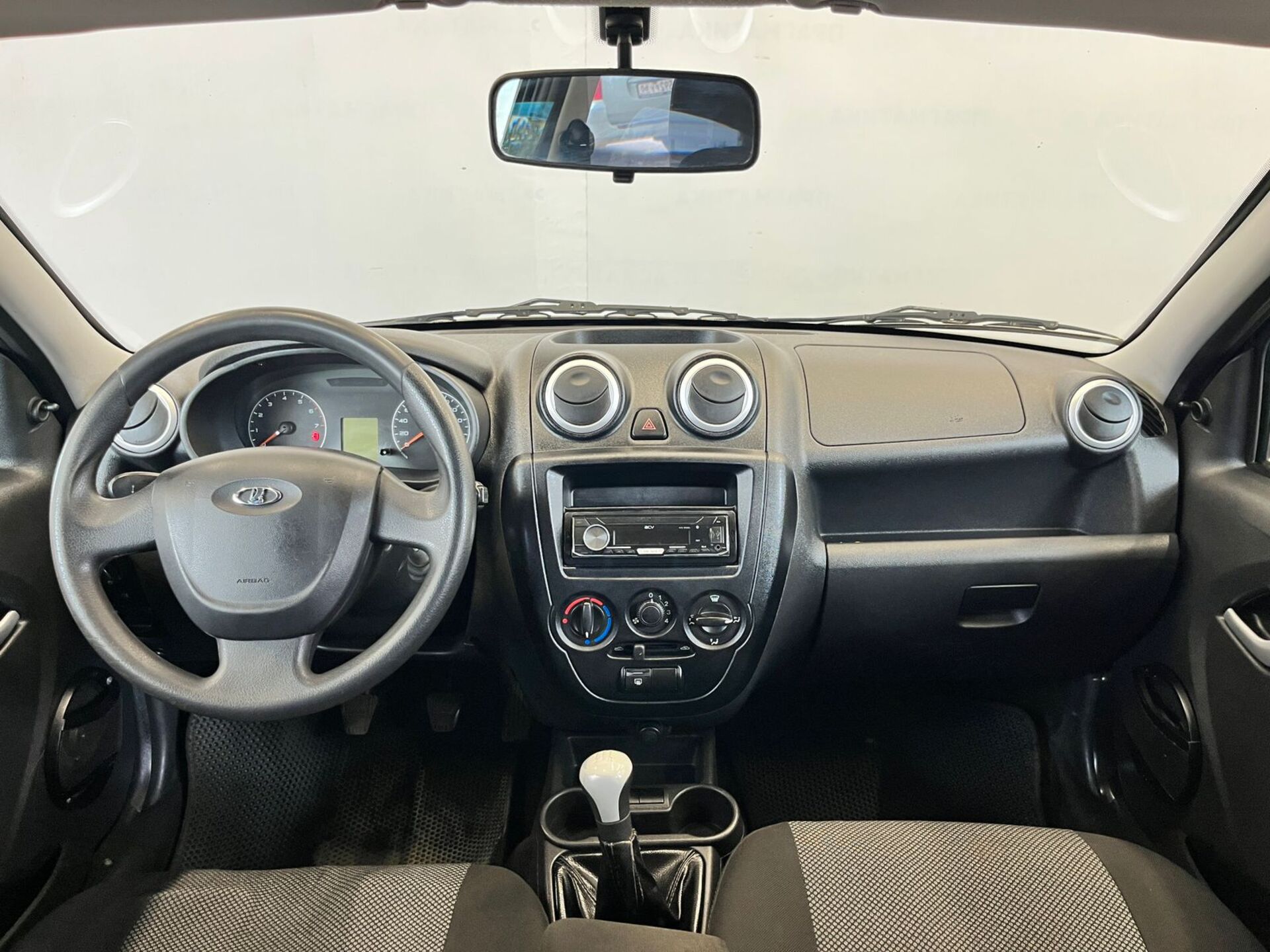 Lada Granta None 2015 г.в., 140 000 км.