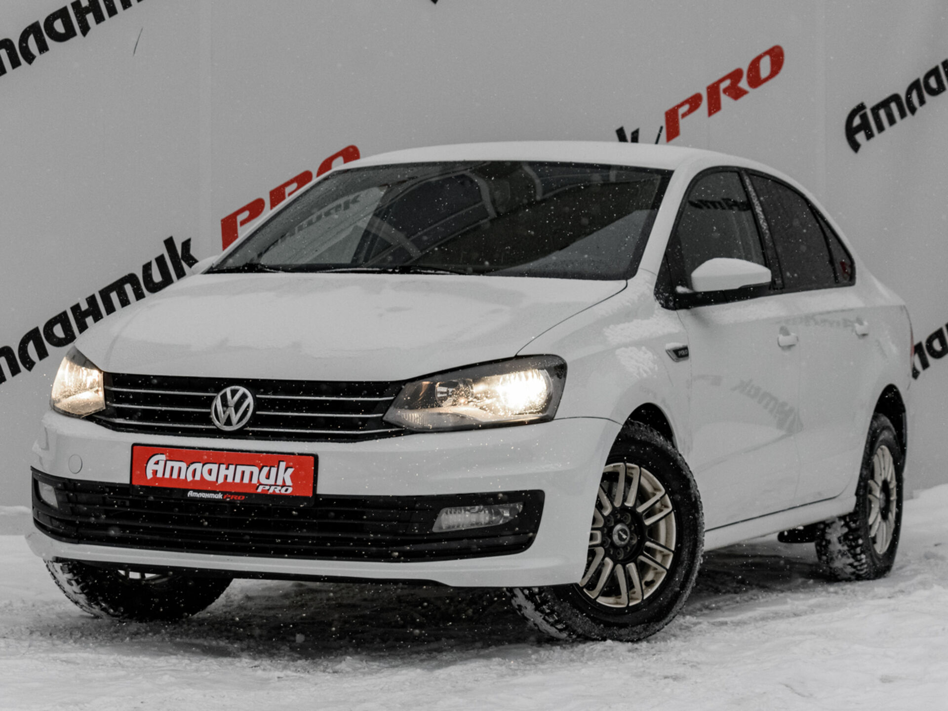 Купить Volkswagen Polo 1.6 AT (110 л.с.), 2016 в Екатеренбурге