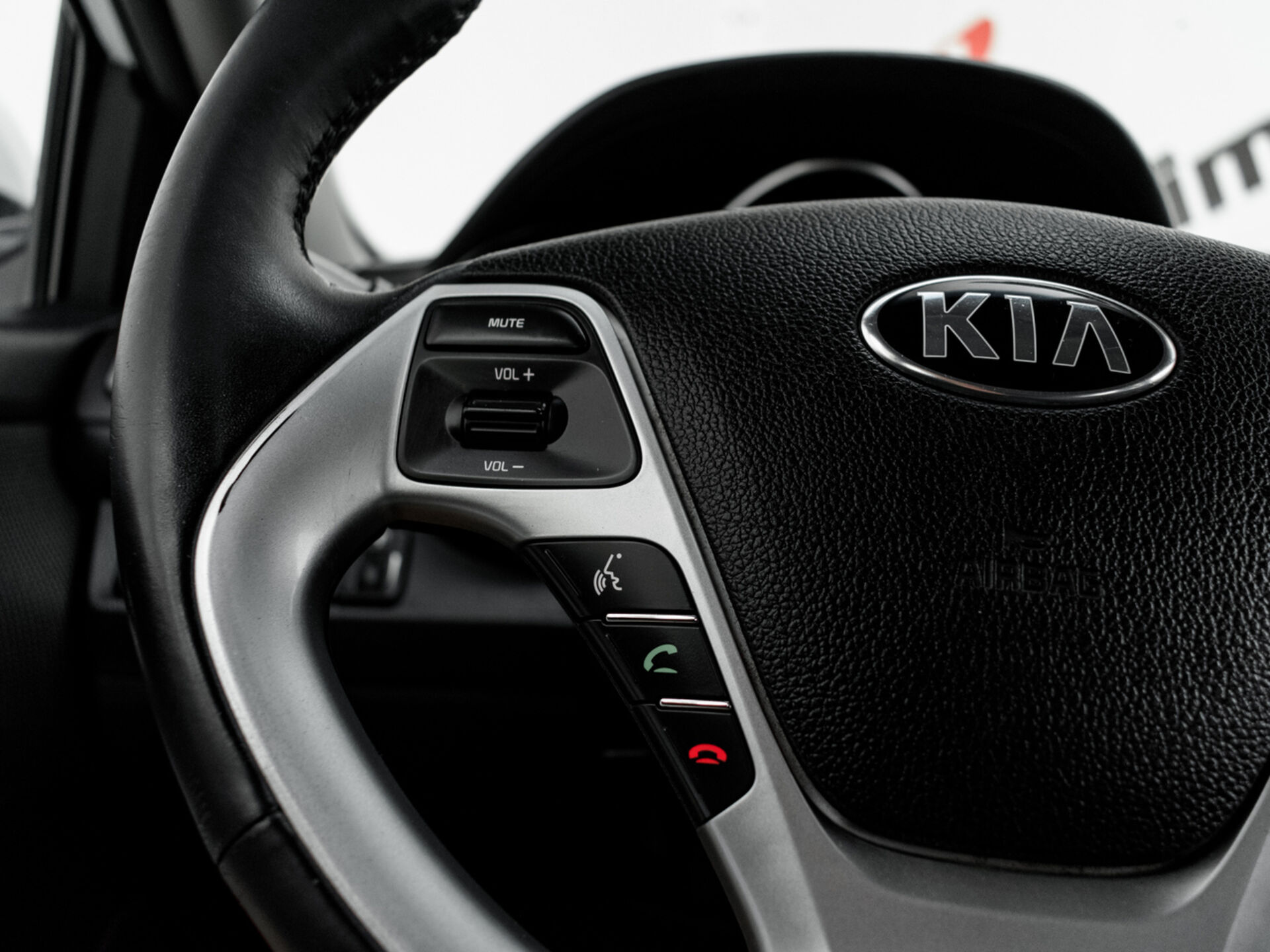 Купить Kia Rio 1.6 AT (123 л.с.), 2015 в Екатеренбурге