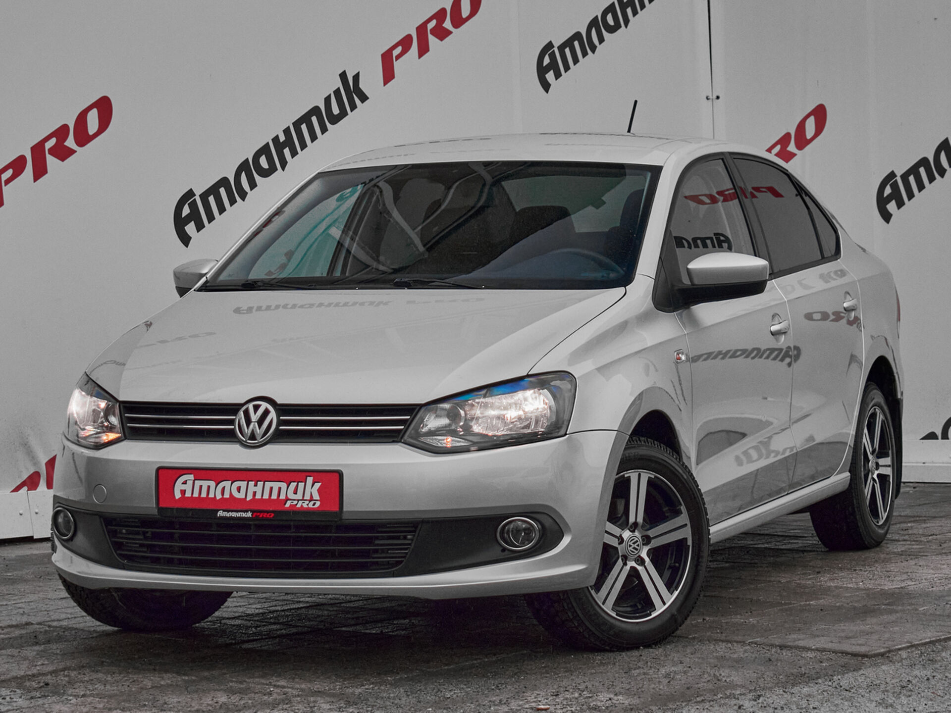 Купить Volkswagen Polo 1.6 AT (105 л.с.), 2015 в Екатеренбурге
