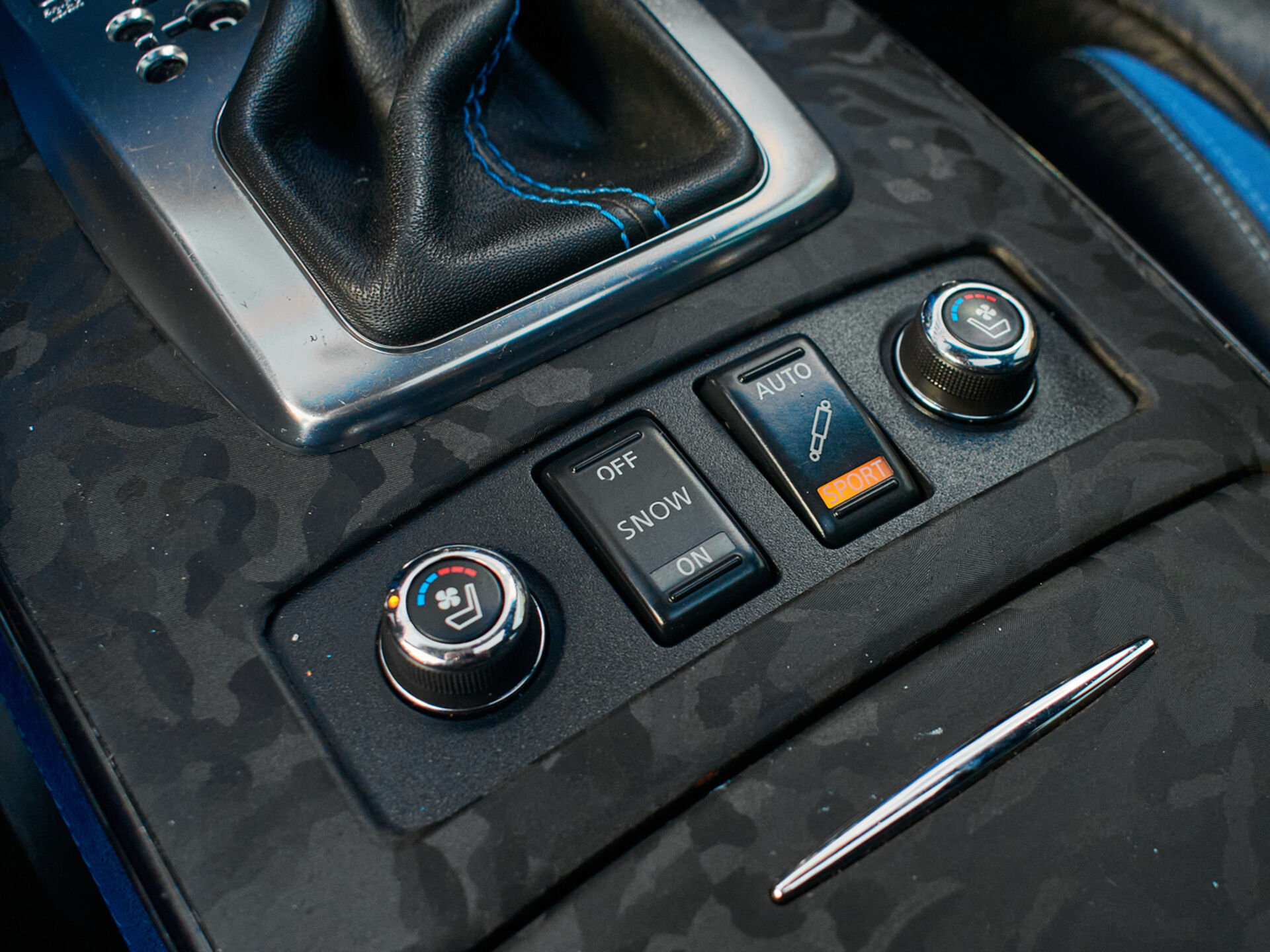 Купить Infiniti FX FX37 3.7 AT (333 л.с.) 4WD, 2013 в Екатеренбурге