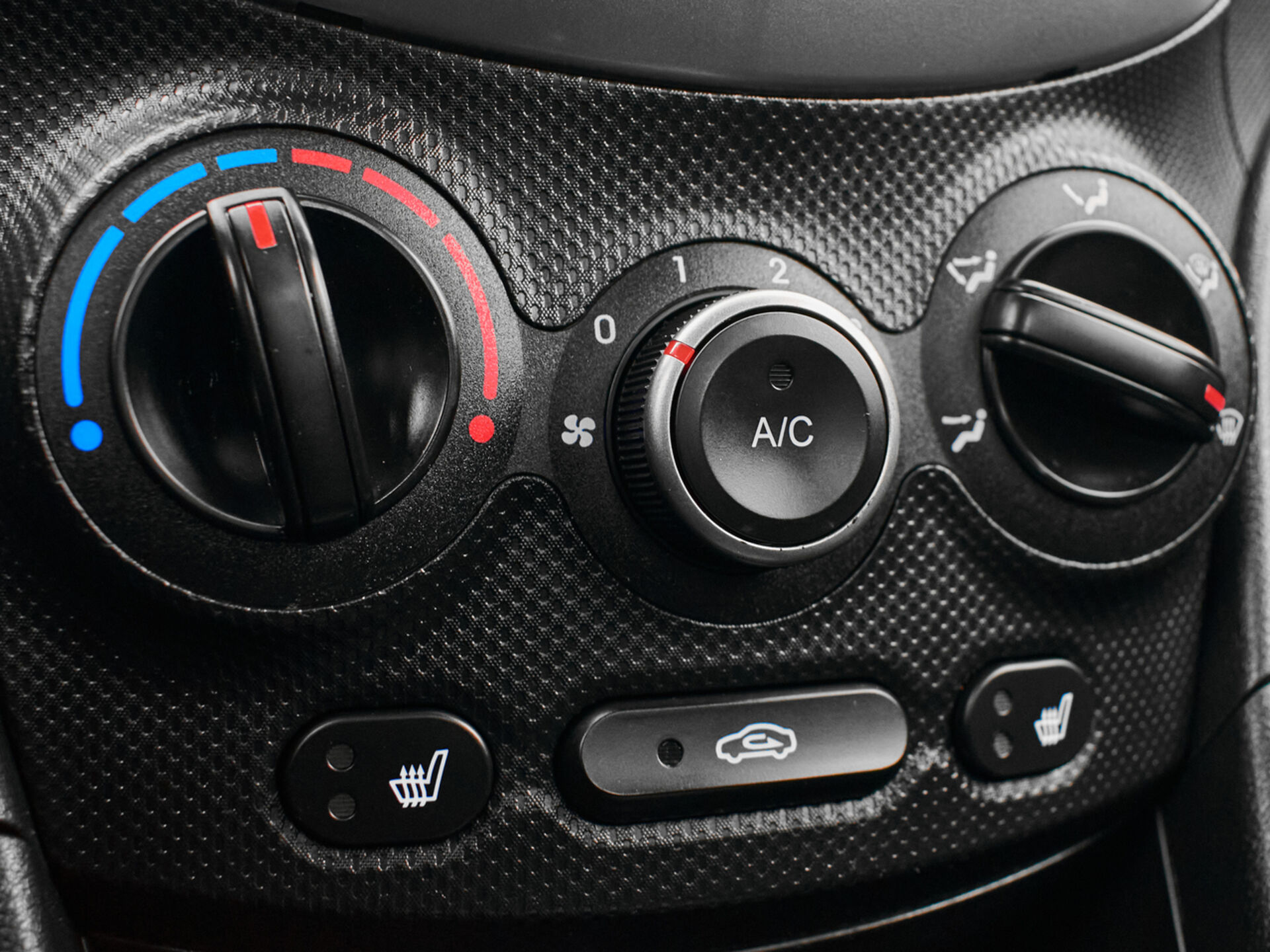 Купить Hyundai Solaris 1.6 AT (123 л.с.), 2015 в Екатеренбурге