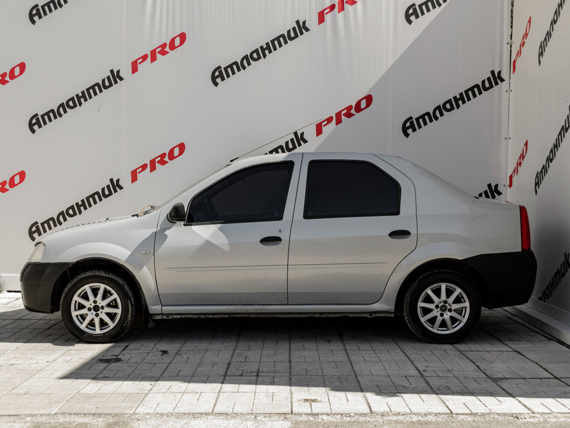 Купить Renault Logan 1.4 MT (75 л.с.), 2007 в Екатеренбурге