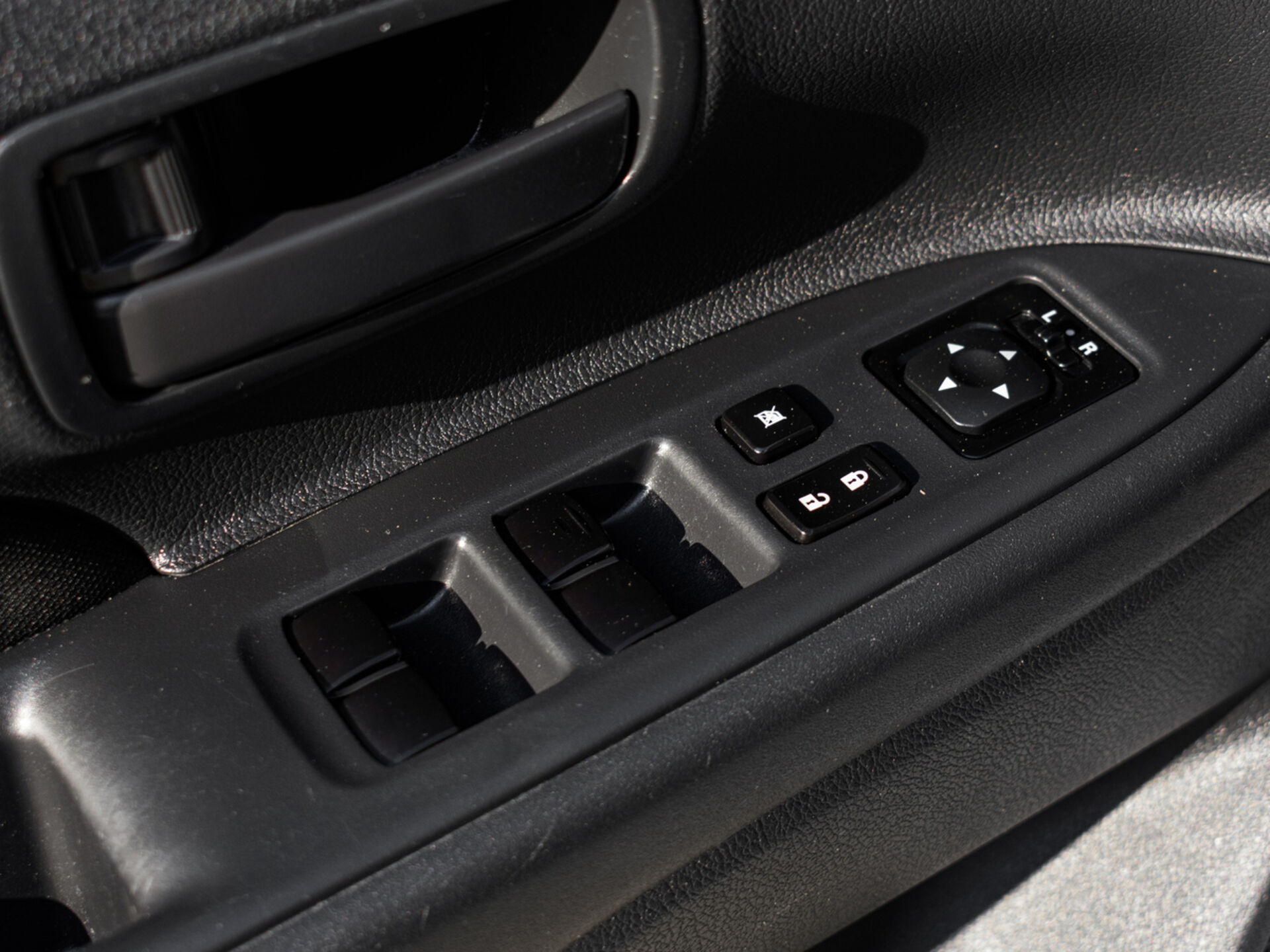 Купить Mitsubishi Outlander 2.0 CVT (146 л.с.) 4WD, 2014 в Екатеренбурге