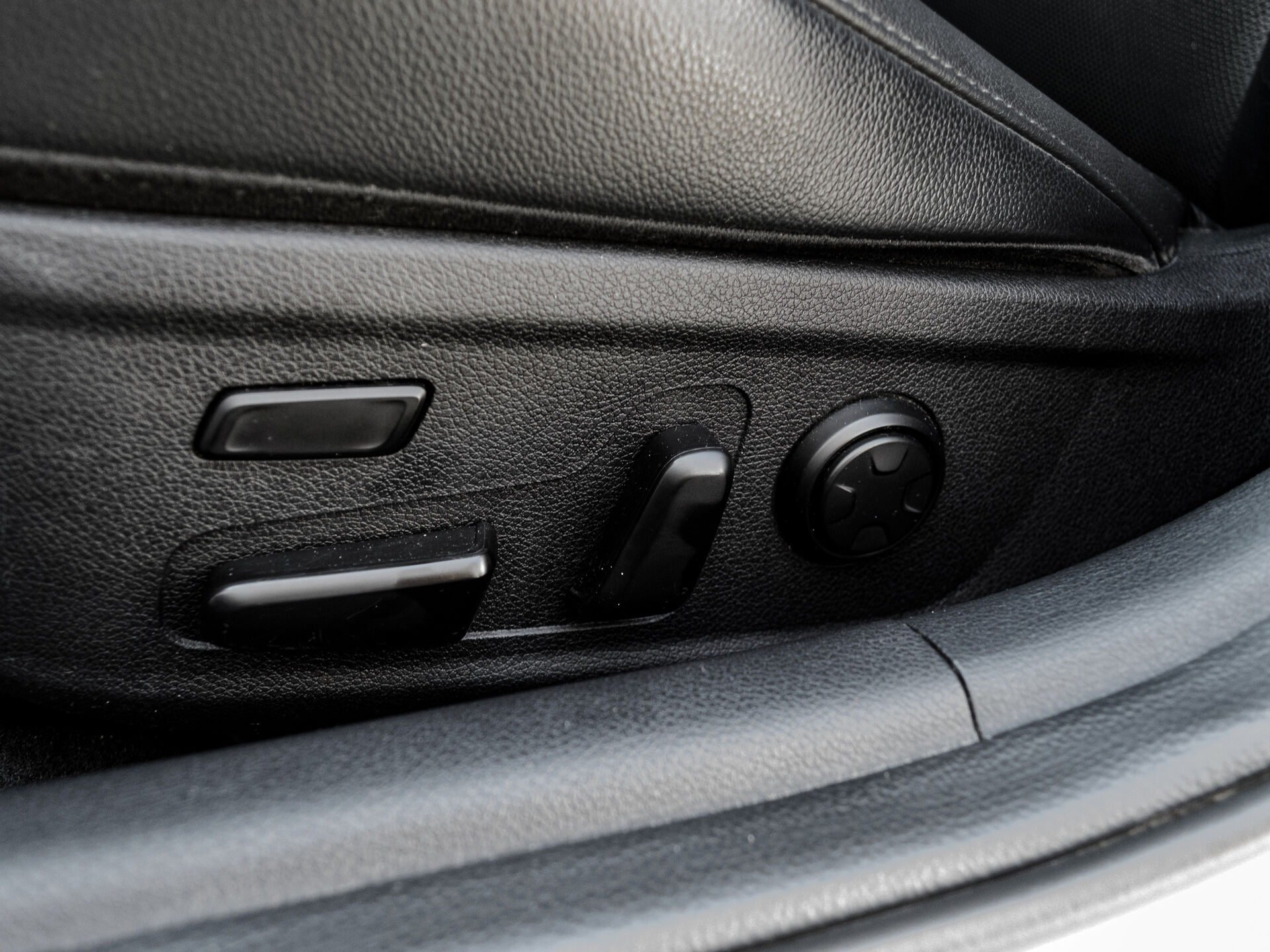 Купить Kia Stinger 2.0 AT (247 л.с.) 4WD, 2018 в Екатеренбурге