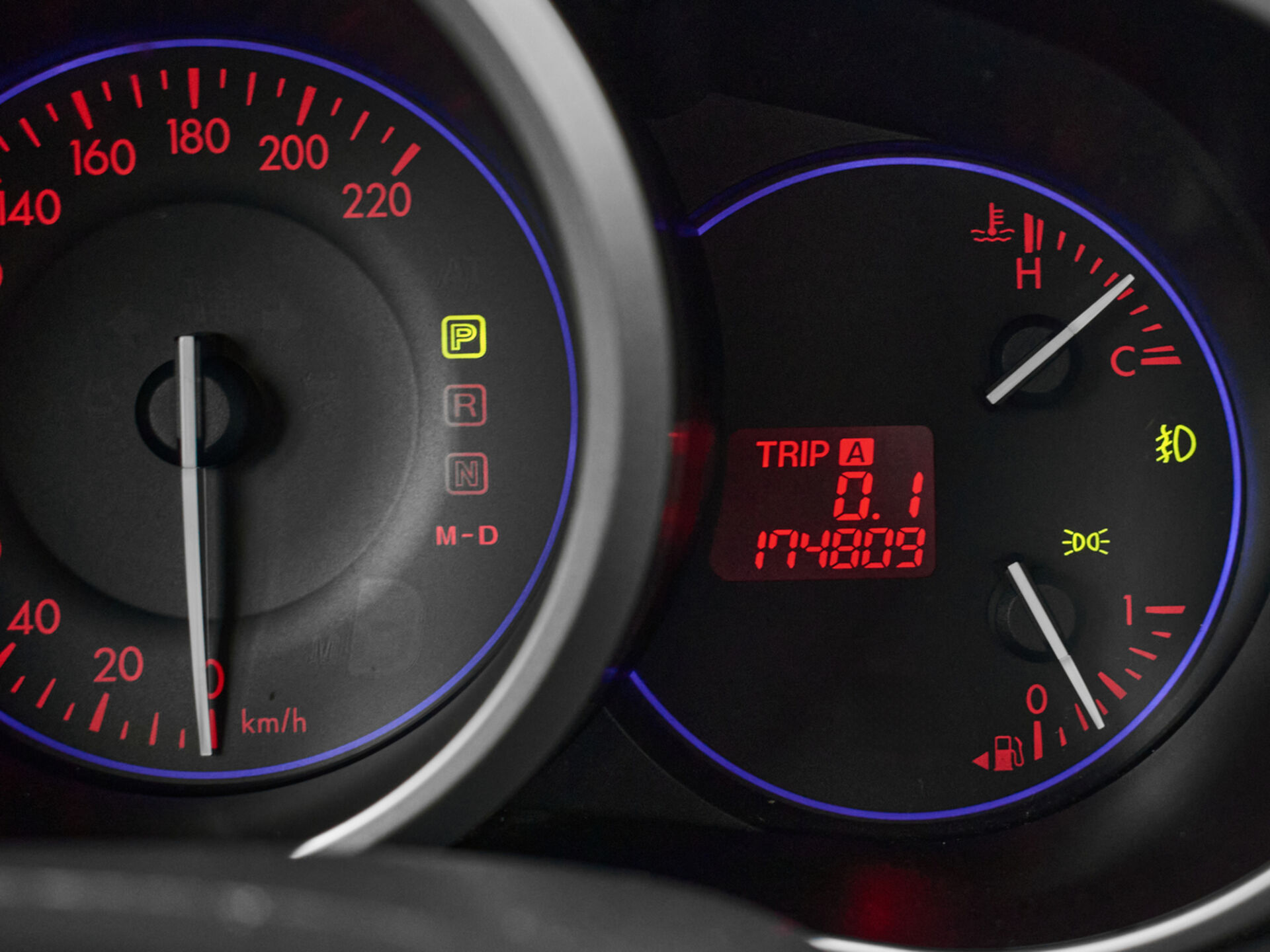 Купить Mazda CX-7 2.5 AT (163 л.с.), 2011 в Екатеренбурге