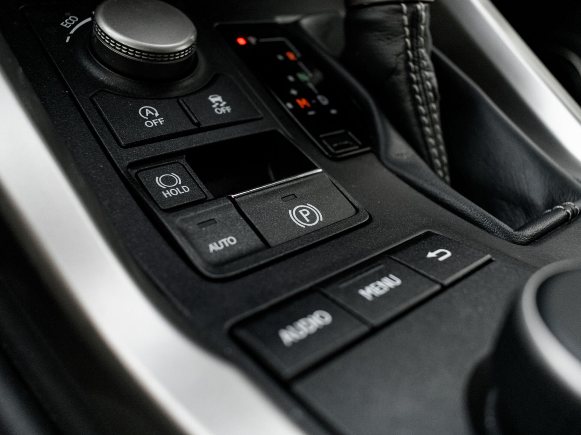 Купить Lexus NX 200 2.0 CVT (150 л.с.), 2017 в Екатеренбурге