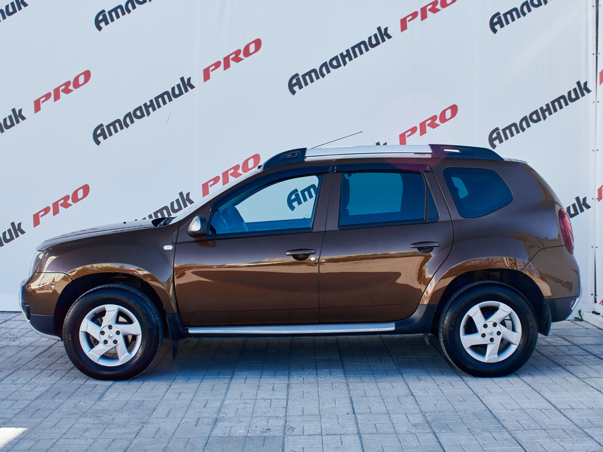 Купить Renault Duster 2.0 MT (143 л.с.) 4WD, 2015 в Екатеренбурге