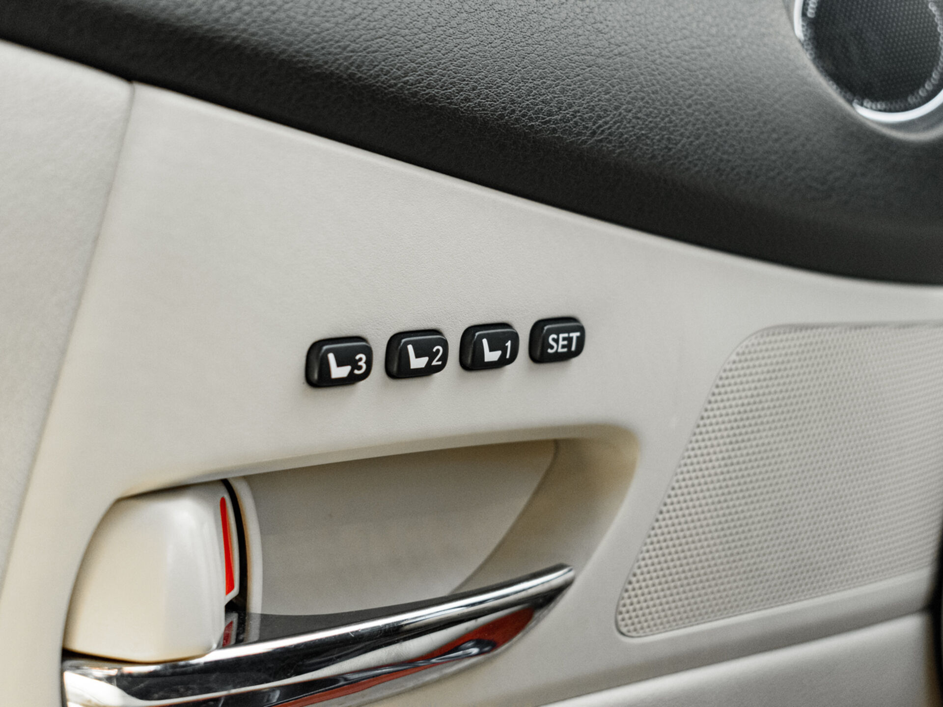 Купить Lexus RX 450h 3.5hyb CVT (249 л.с.) 4WD, 2010 в Екатеренбурге