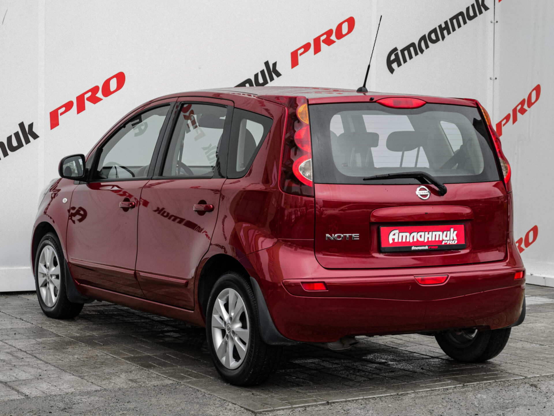 Купить Nissan Note 1.6 AT (110 л.с.), 2013 в Екатеренбурге