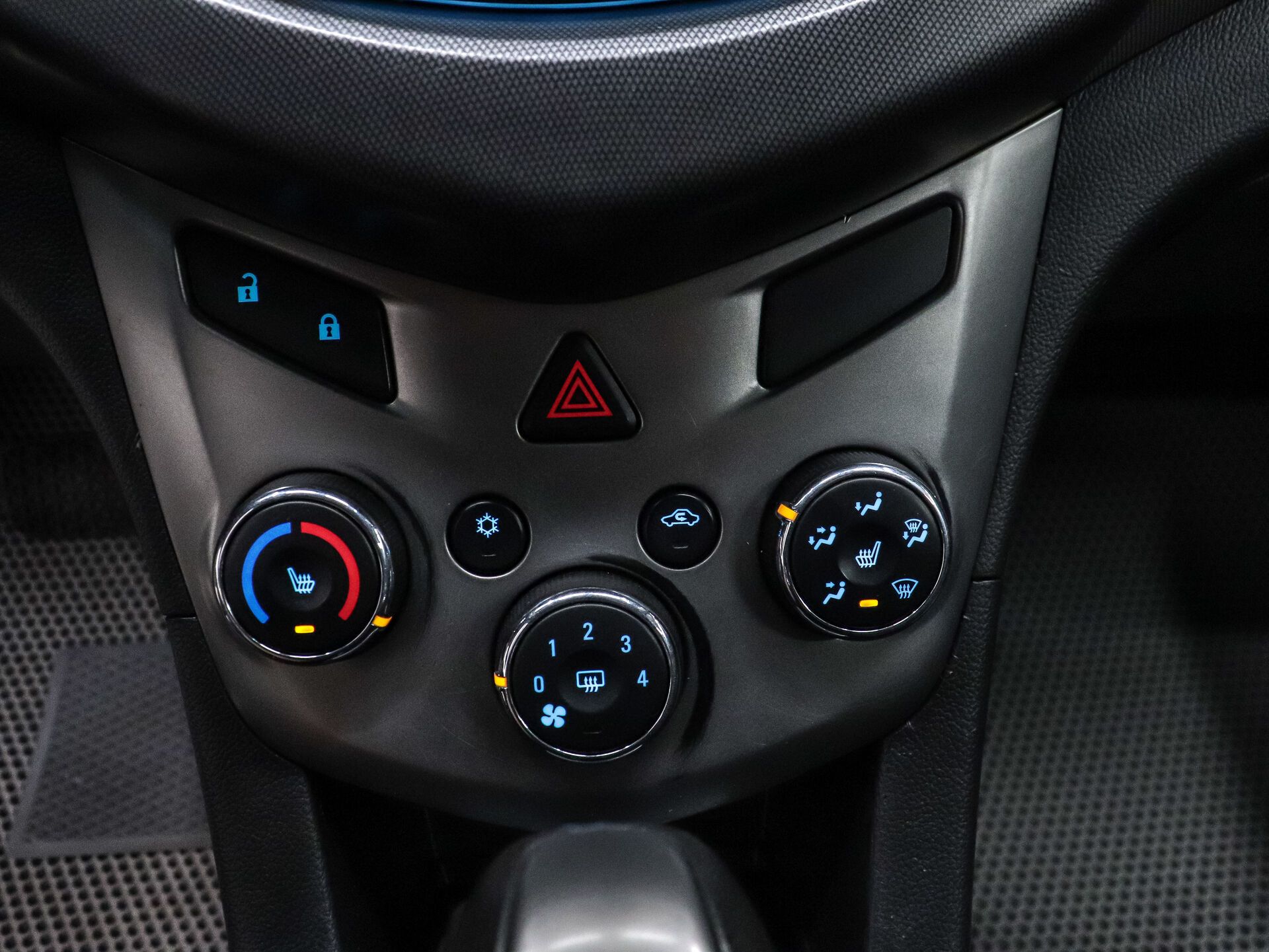 Chevrolet Aveo 2014 15