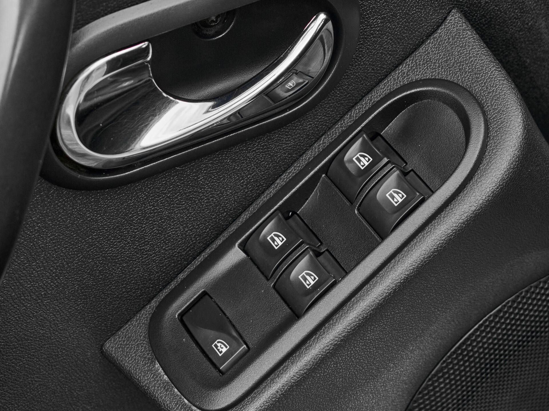 Купить Renault Duster 2.0 MT (143 л.с.) 4WD, 2017 в Екатеренбурге