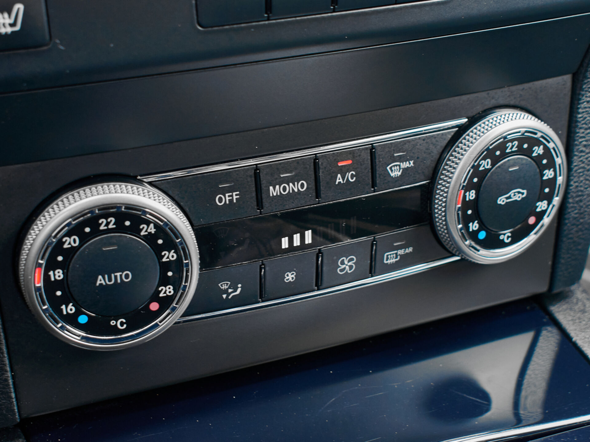 Купить Mercedes-Benz GLK-Класс 300 3.0 AT (231 л.с.) 4WD, 2011 в Екатеренбурге
