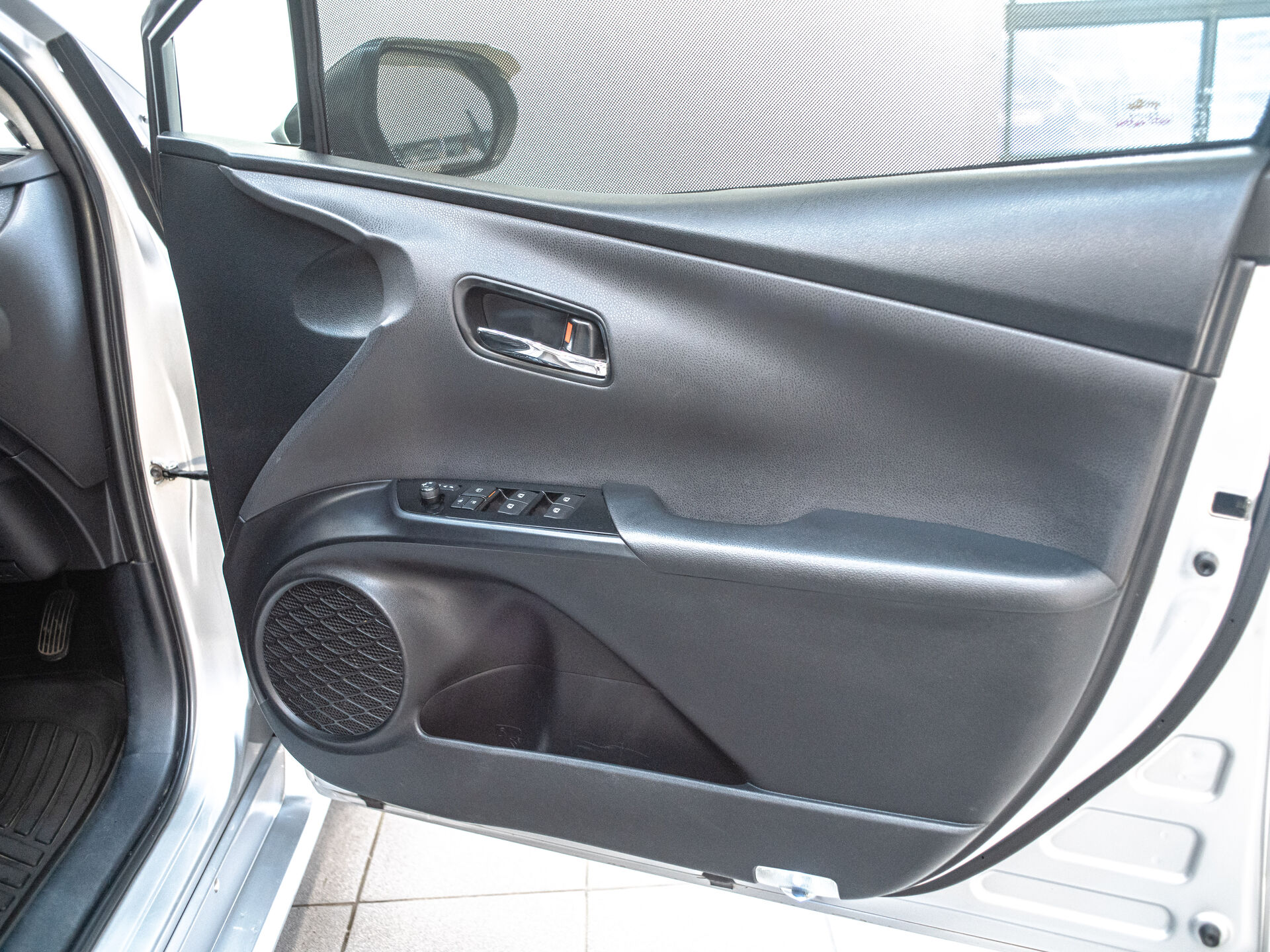 Toyota Prius 2016 12