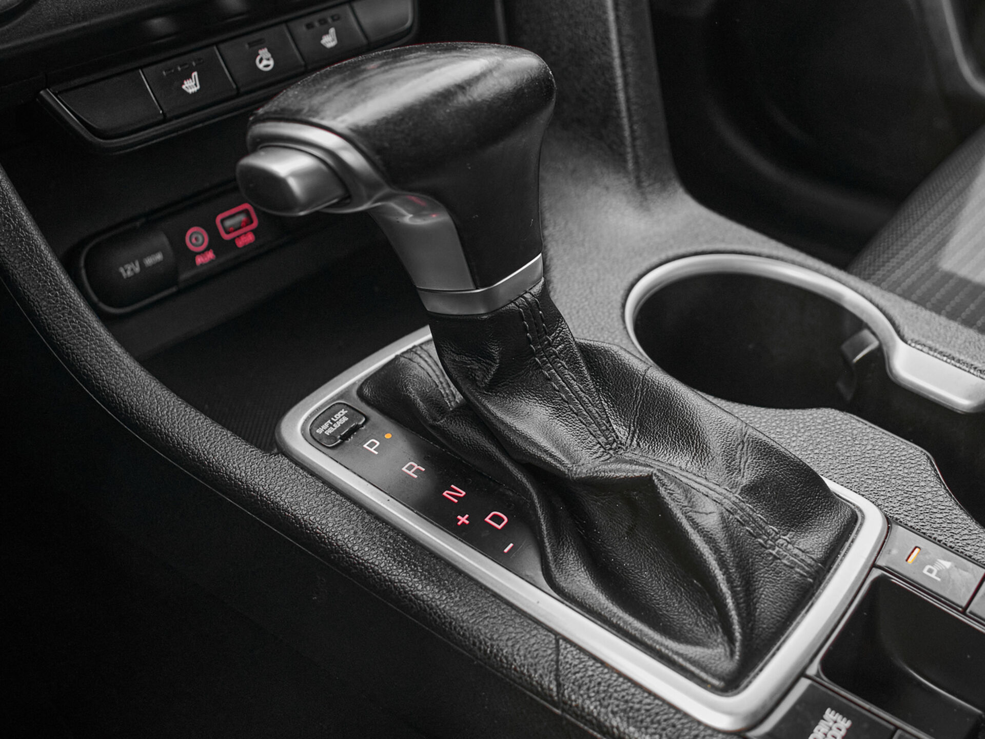 Купить Kia Sportage 2.0 AT (150 л.с.) 4WD, 2016 в Екатеренбурге