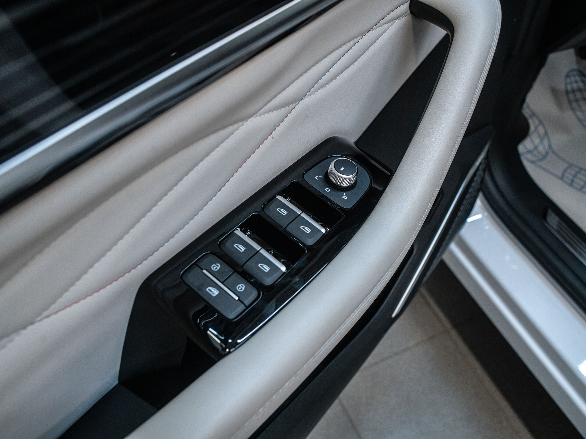 Geely Monjaro 2023 13
