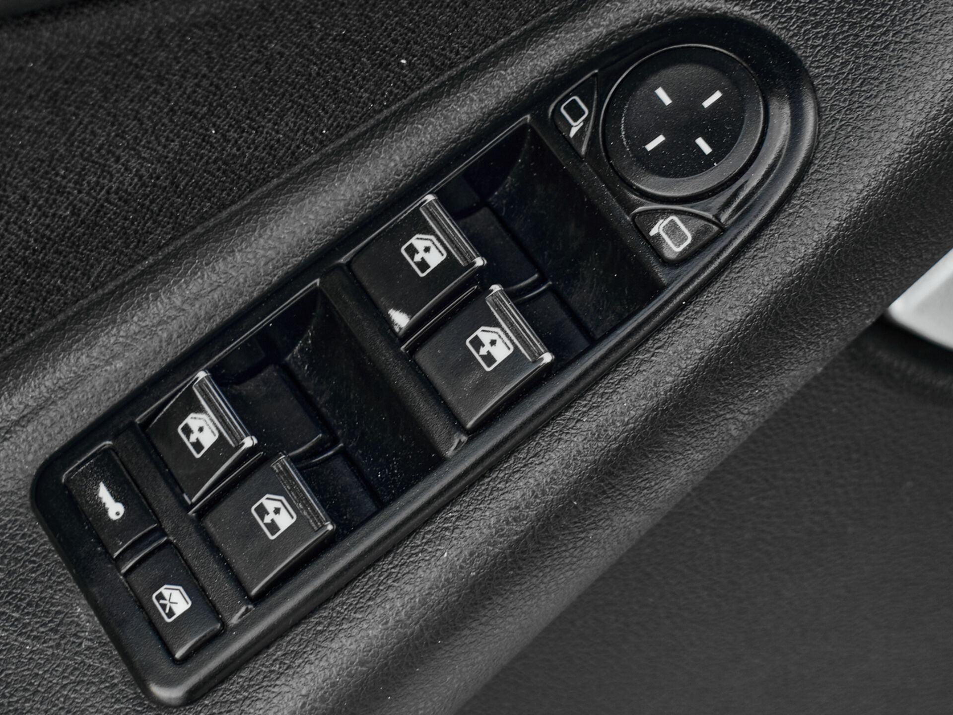 Купить Lada (ВАЗ) Granta 1.6 AT (98 л.с.), 2014 в Екатеренбурге