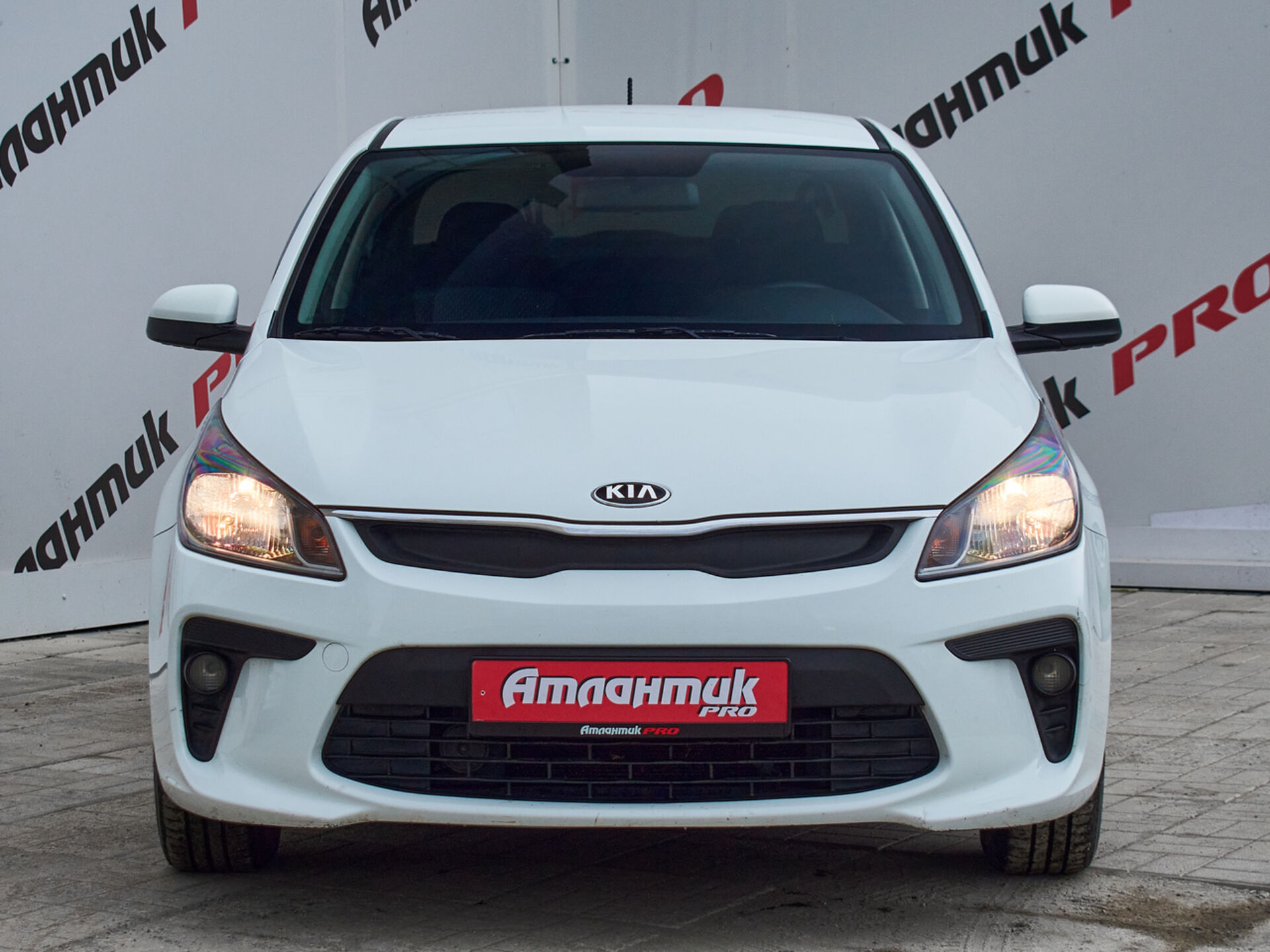 Купить Kia Rio 1.6 AT (123 л.с.), 2018 в Екатеренбурге