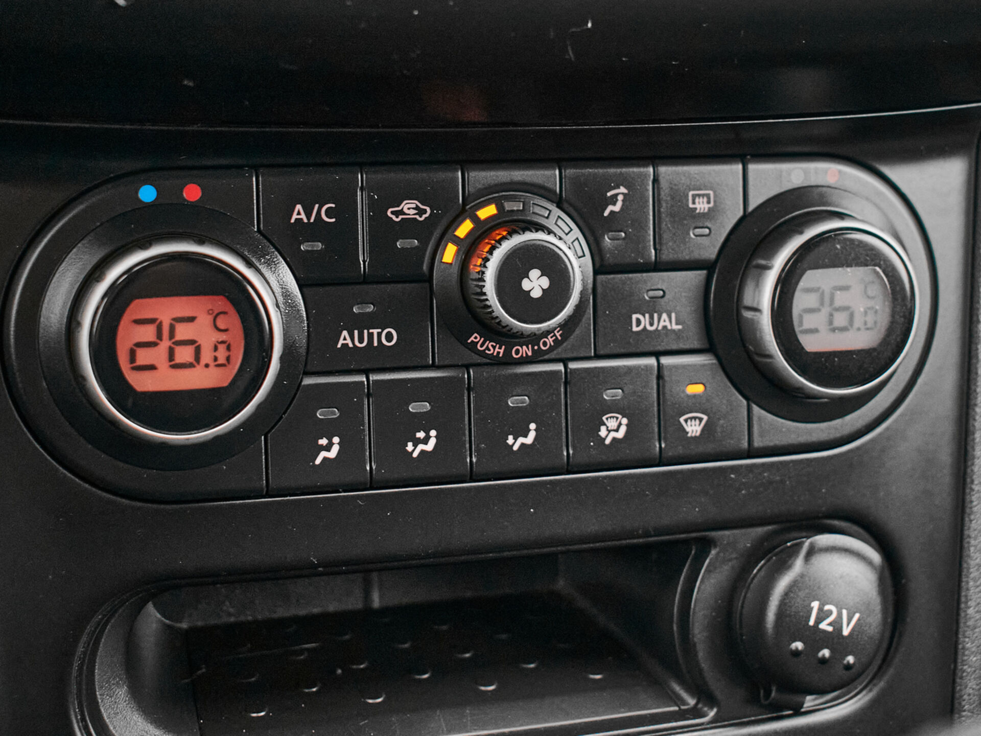 Купить Nissan Qashqai 2.0 MT (141 л.с.), 2010 в Екатеренбурге