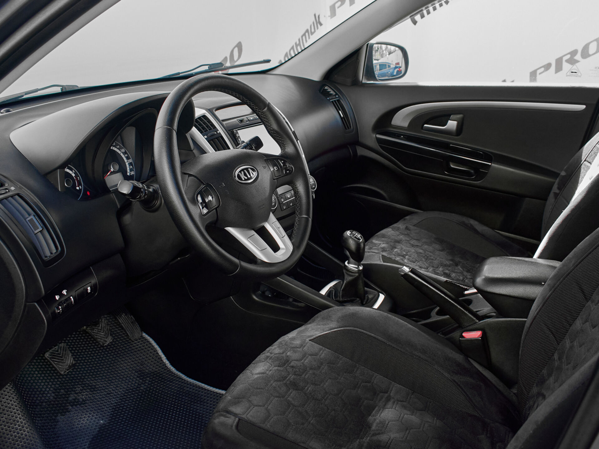 Купить Kia Ceed 1.6 MT (125 л.с.), 2011 в Екатеренбурге