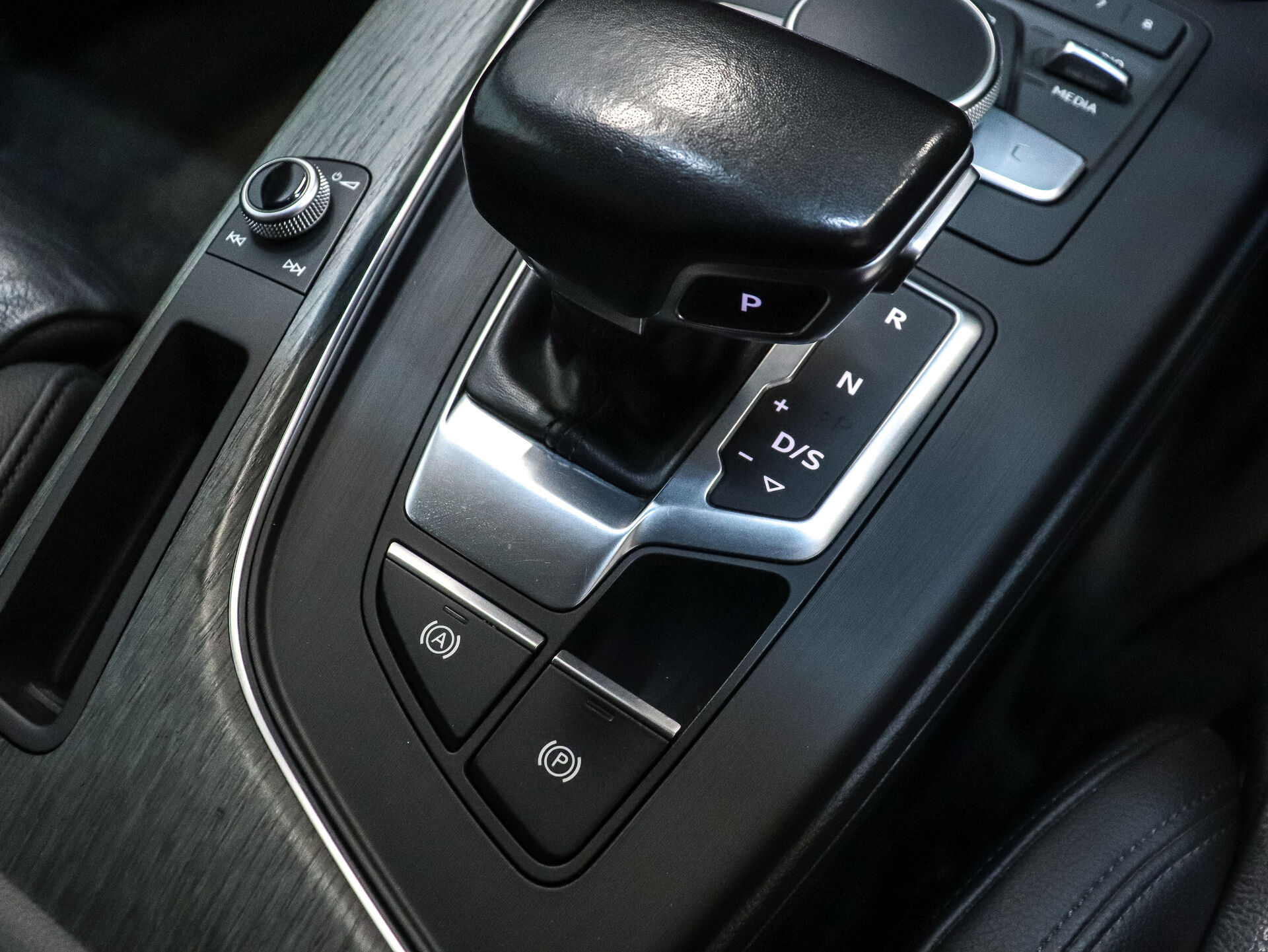 Audi A4 2017 18