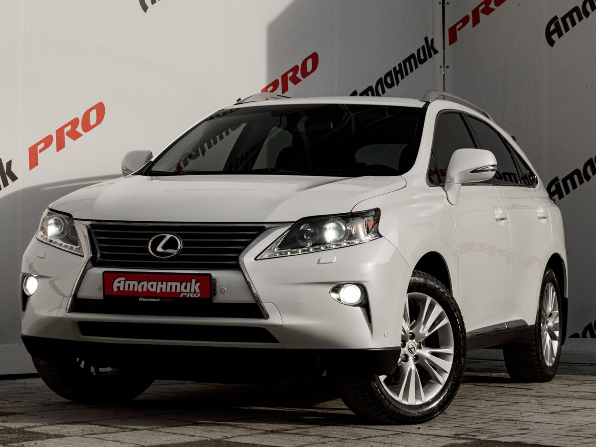 Купить Lexus RX 270 2.7 AT (188 л.с.), 2013 в Екатеренбурге