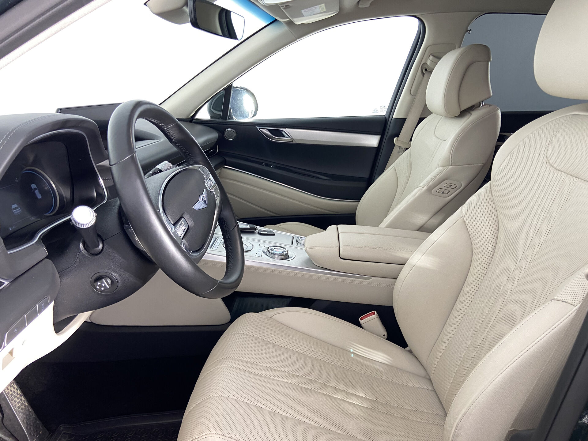 Genesis GV80 Premium + Comfort + Третий ряд сидений 2021 г.в., 54 571 км.