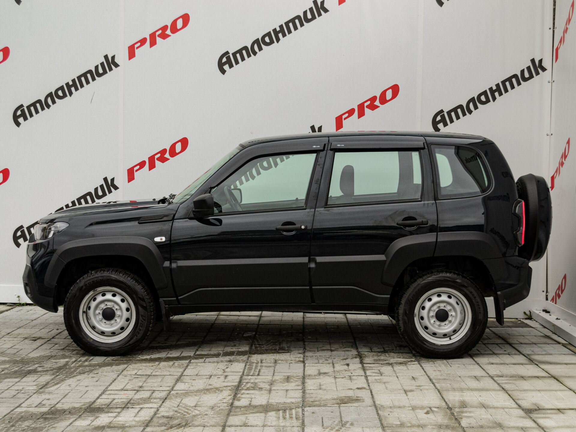 Купить Lada (ВАЗ) Niva 1.7 MT (83 л.с.) 4WD, 2024 в Екатеренбурге