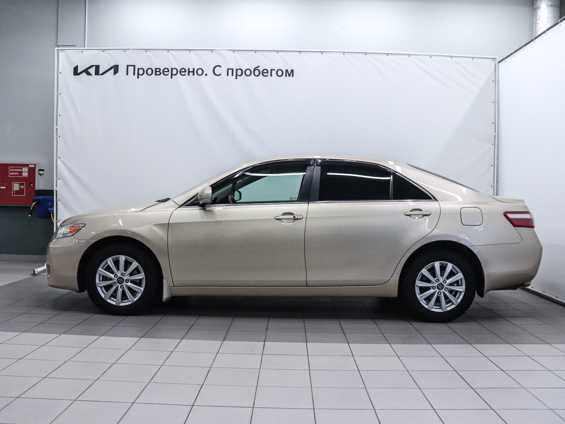 Toyota Camry 2010 6